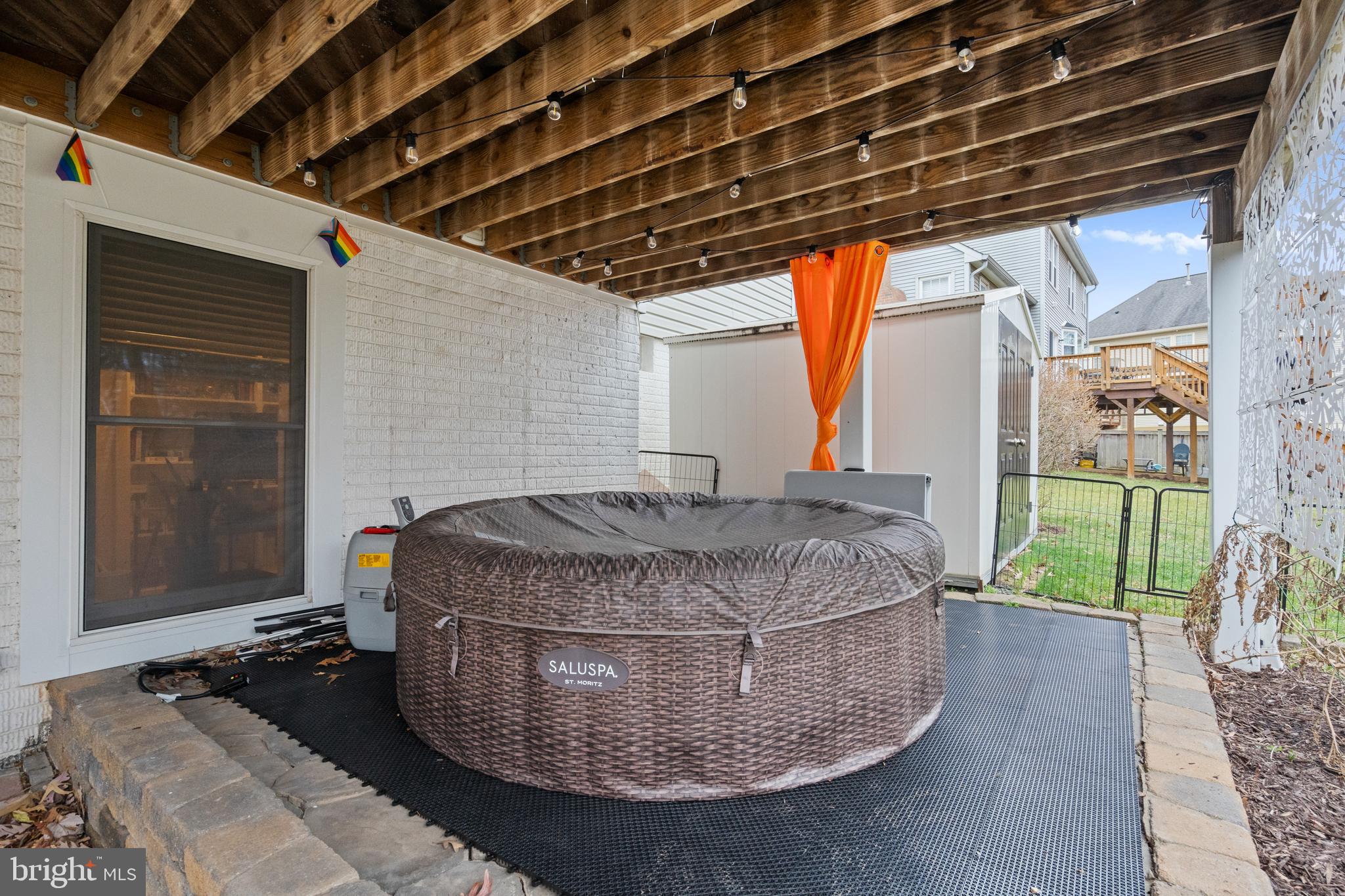 AUTUMN GLEN AT FOUR SEASONS - Residential