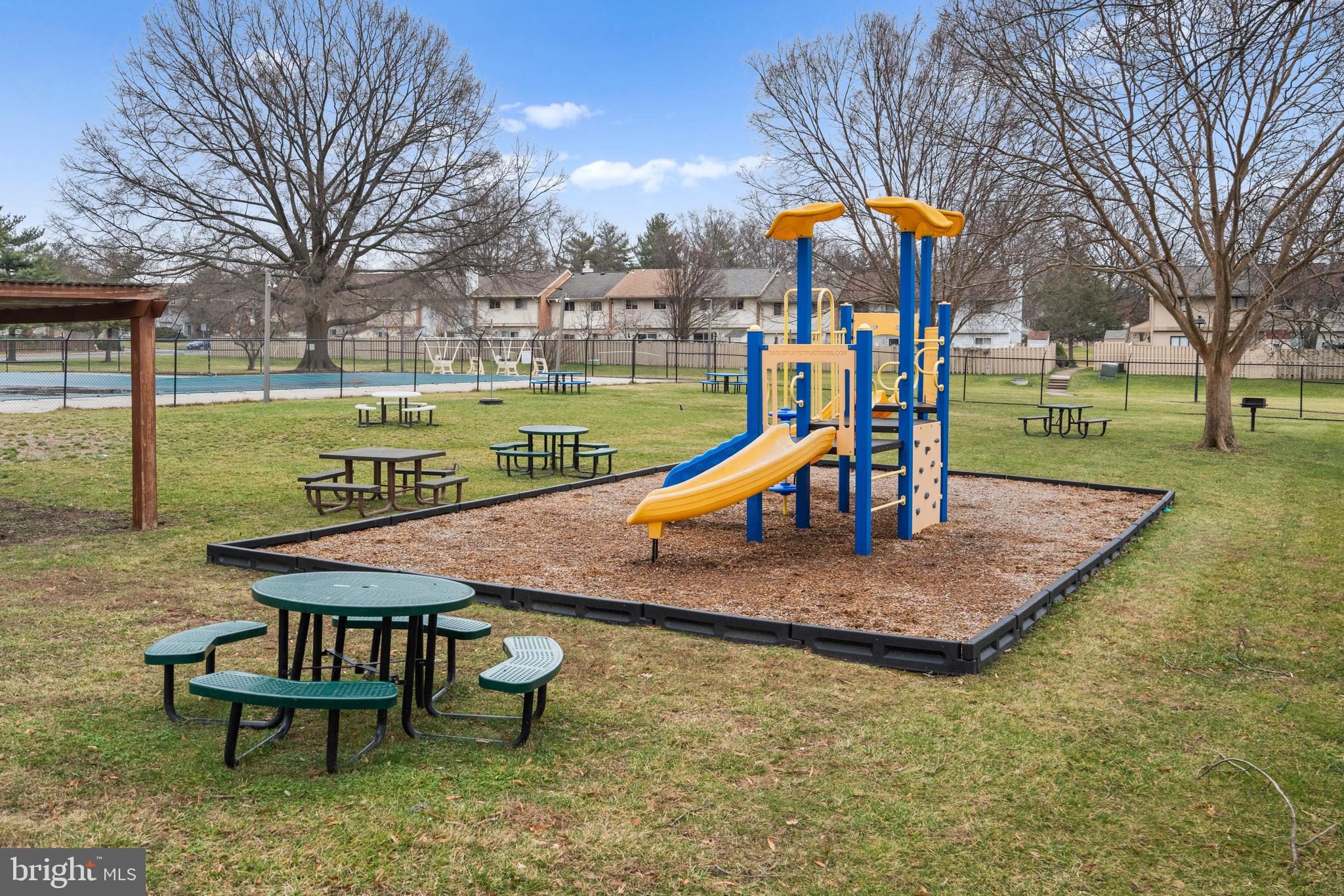 AUTUMN GLEN AT FOUR SEASONS - Residential