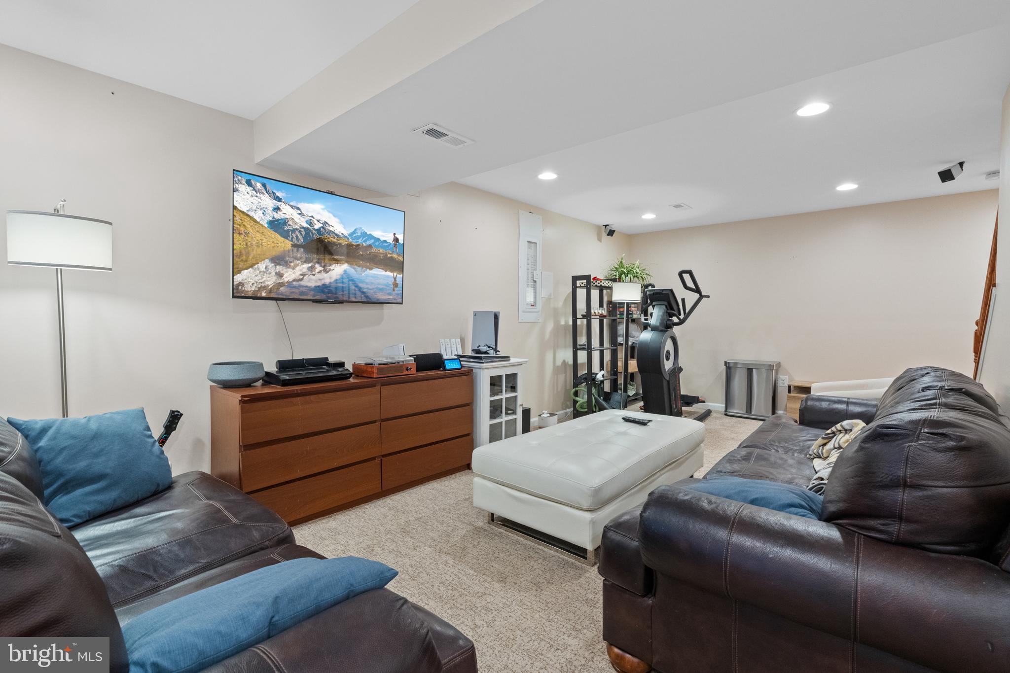 AUTUMN GLEN AT FOUR SEASONS - Residential