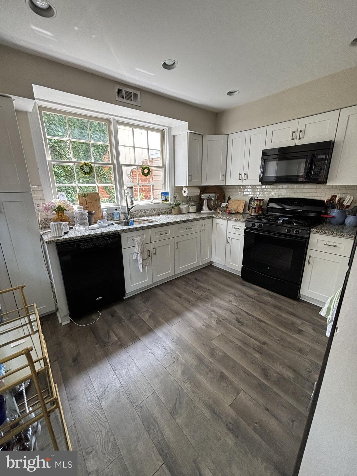 OLD TOWN - Residential Lease