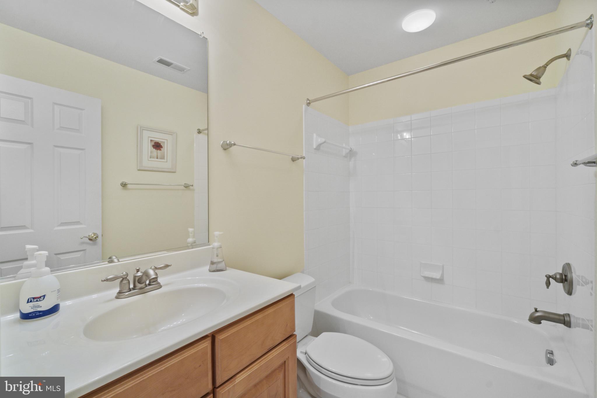 DUNLOY TOWNHOME - Residential