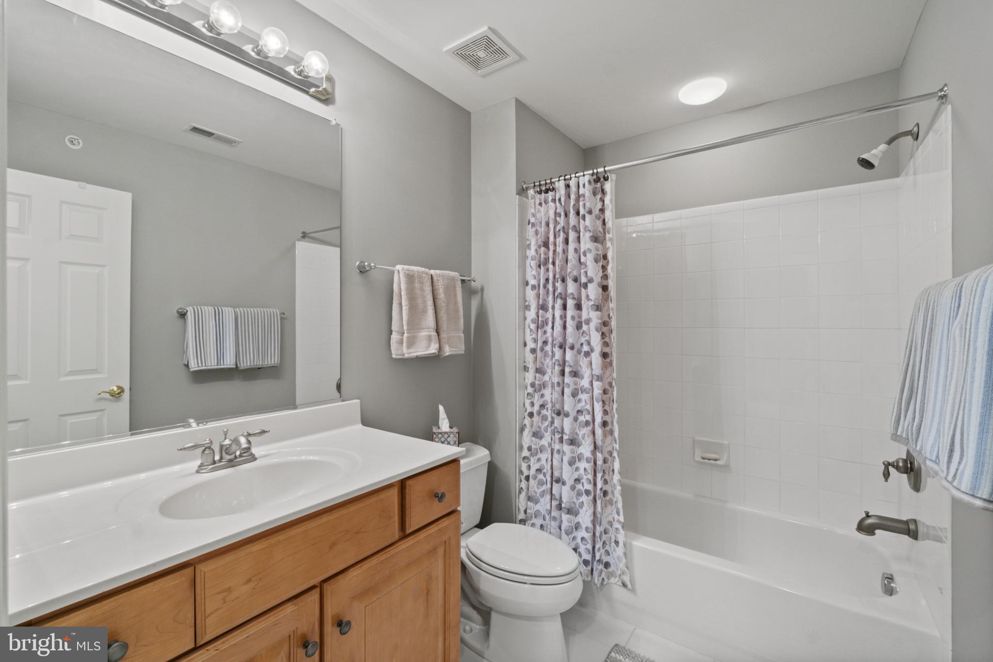 DUNLOY TOWNHOME - Residential