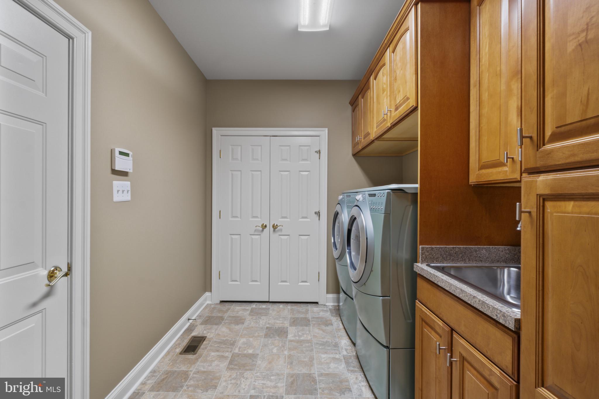 DUNLOY TOWNHOME - Residential