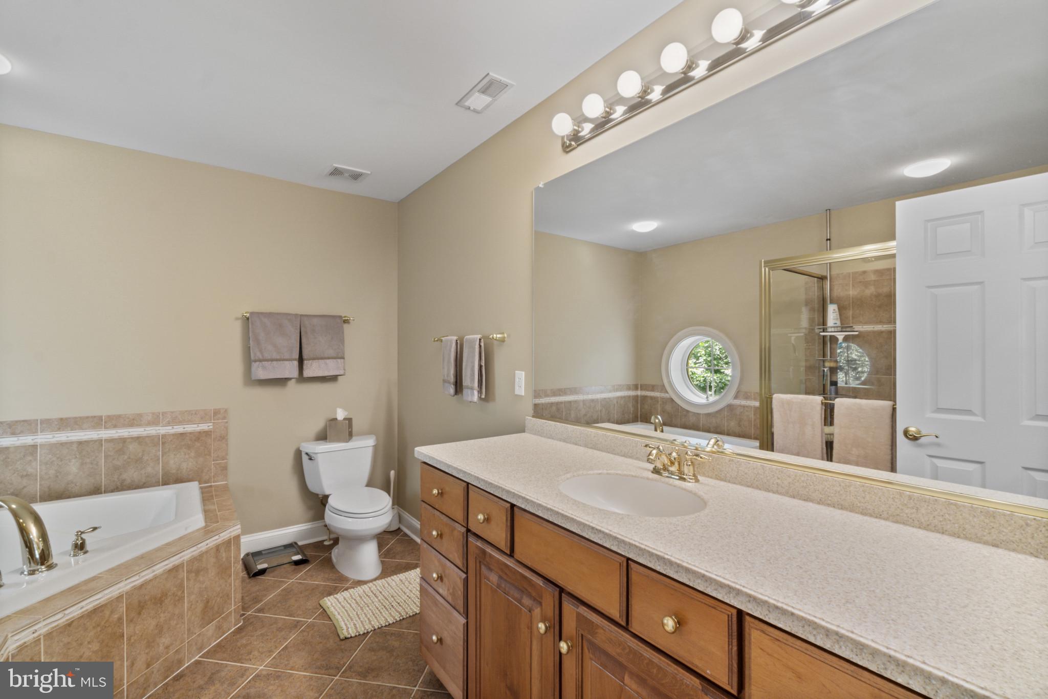 DUNLOY TOWNHOME - Residential