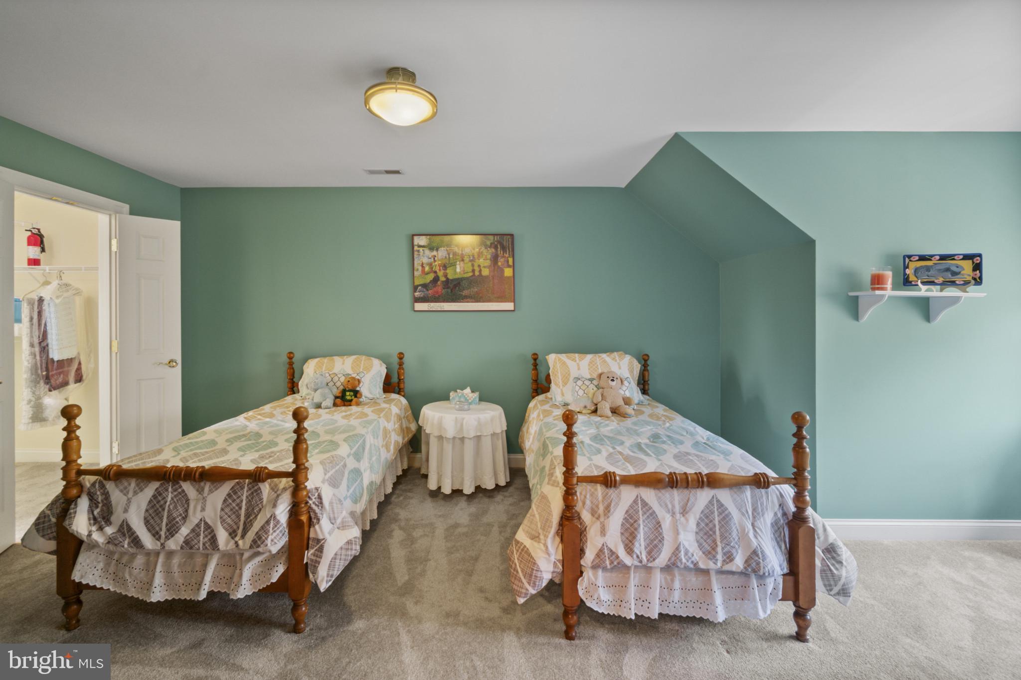 DUNLOY TOWNHOME - Residential