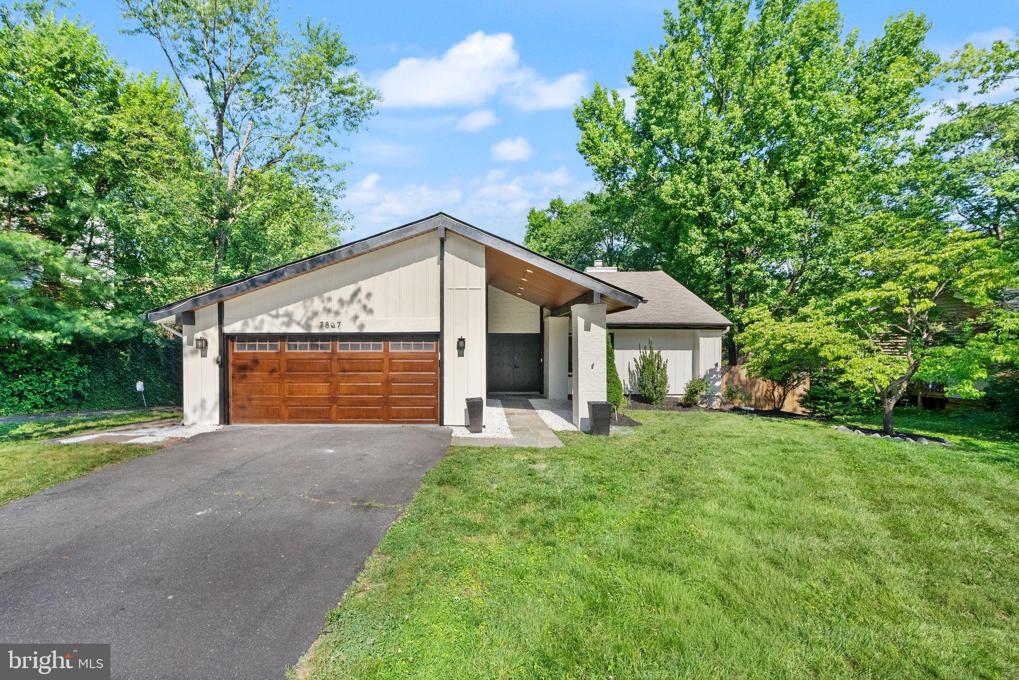7807 MULBERRY BOTTOM LANE