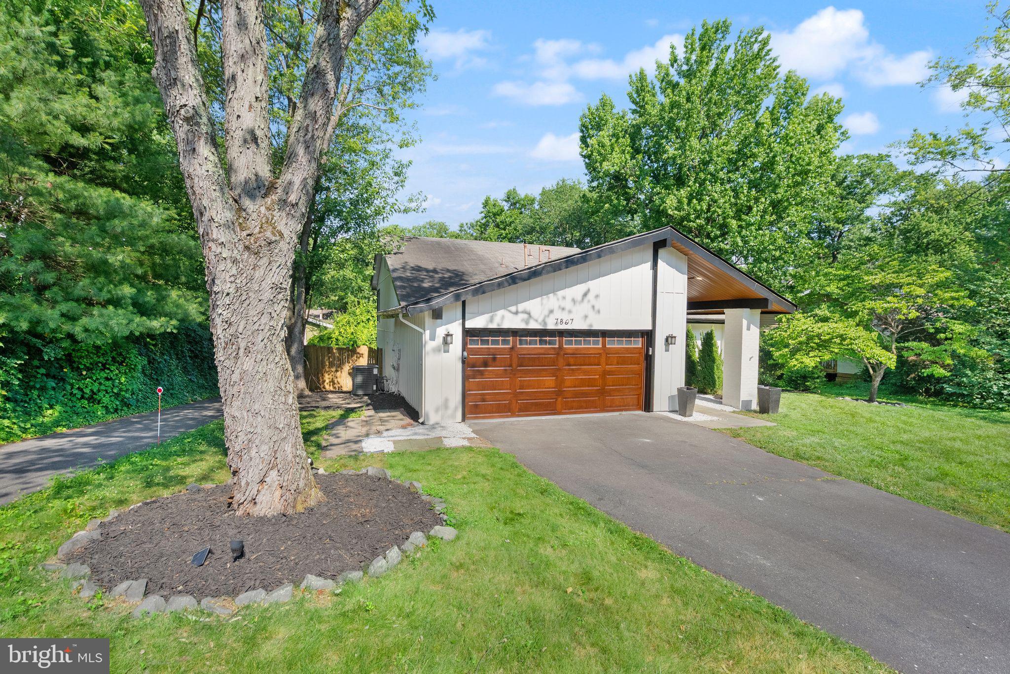 7807 MULBERRY BOTTOM LANE