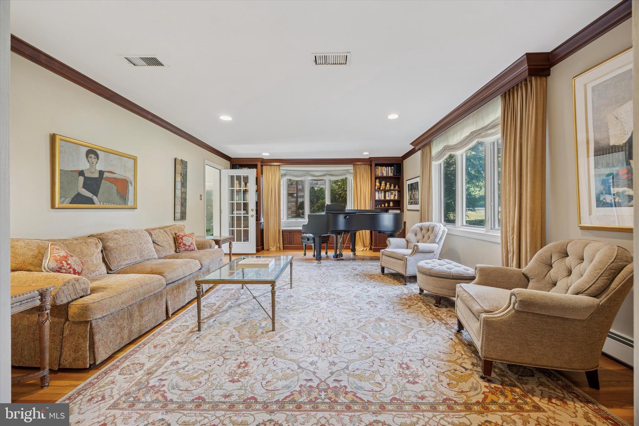 1354 DRAYTON LANE