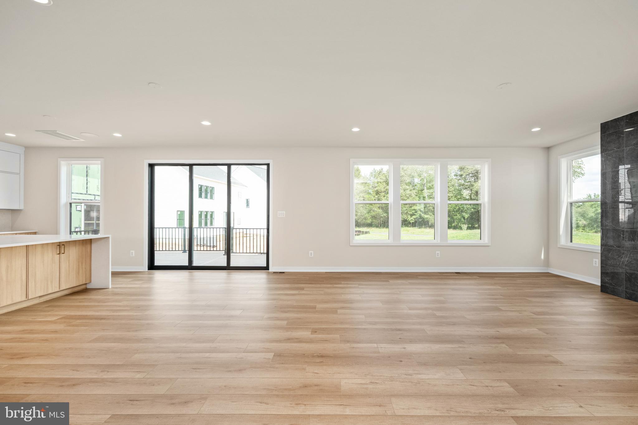 PARKSIDE VILLAGE - Residential