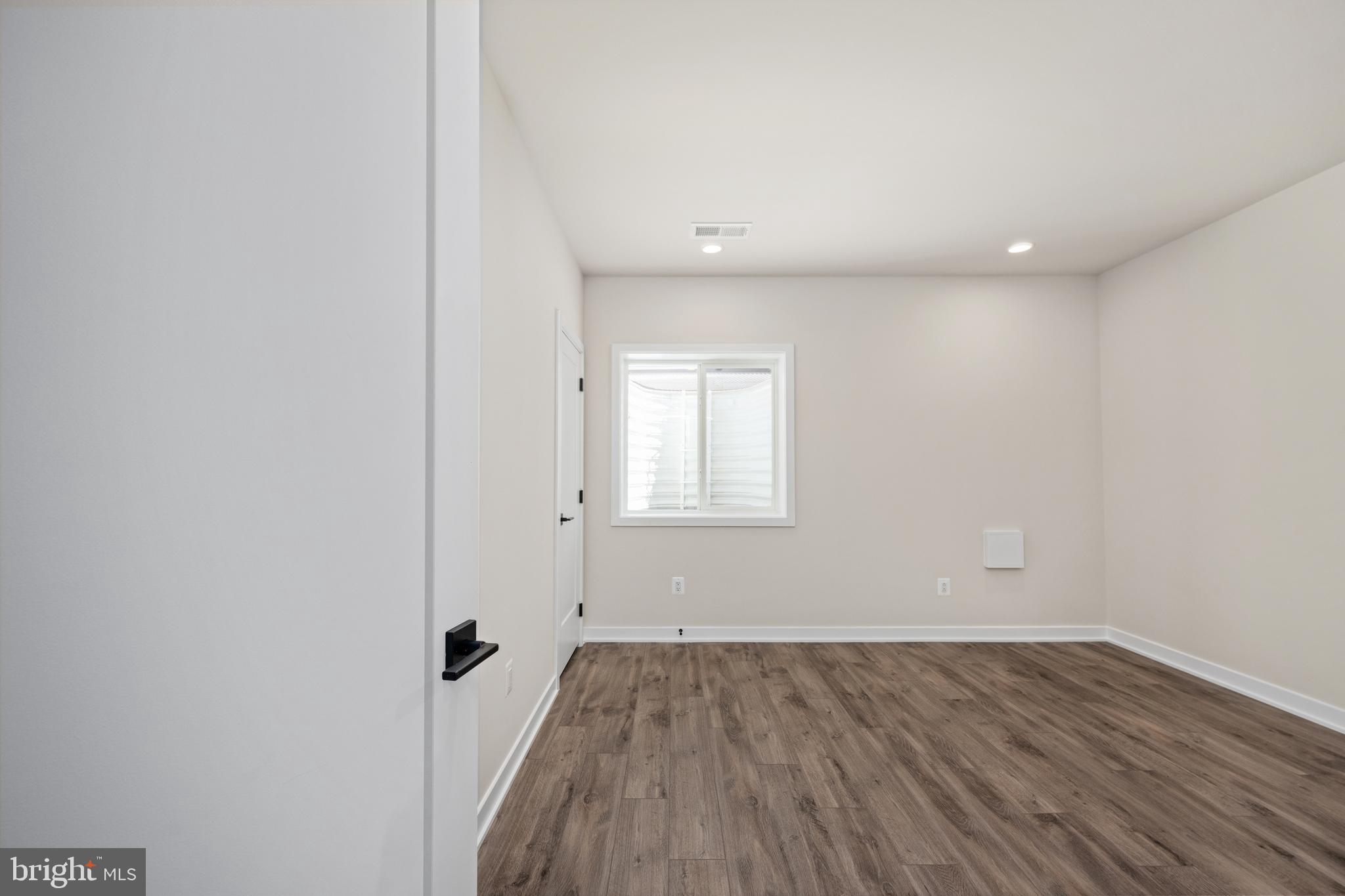 PARKSIDE VILLAGE - Residential