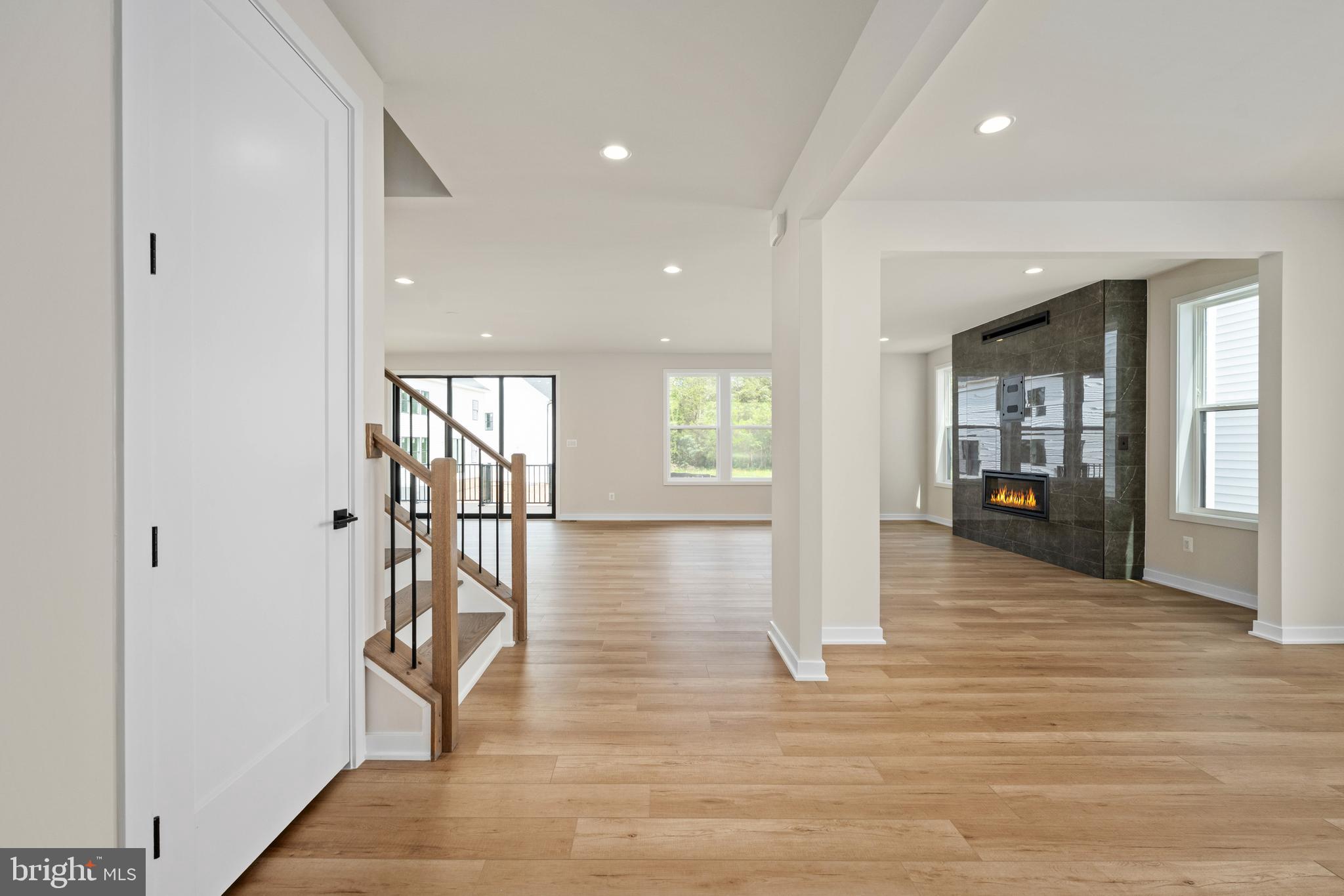 PARKSIDE VILLAGE - Residential