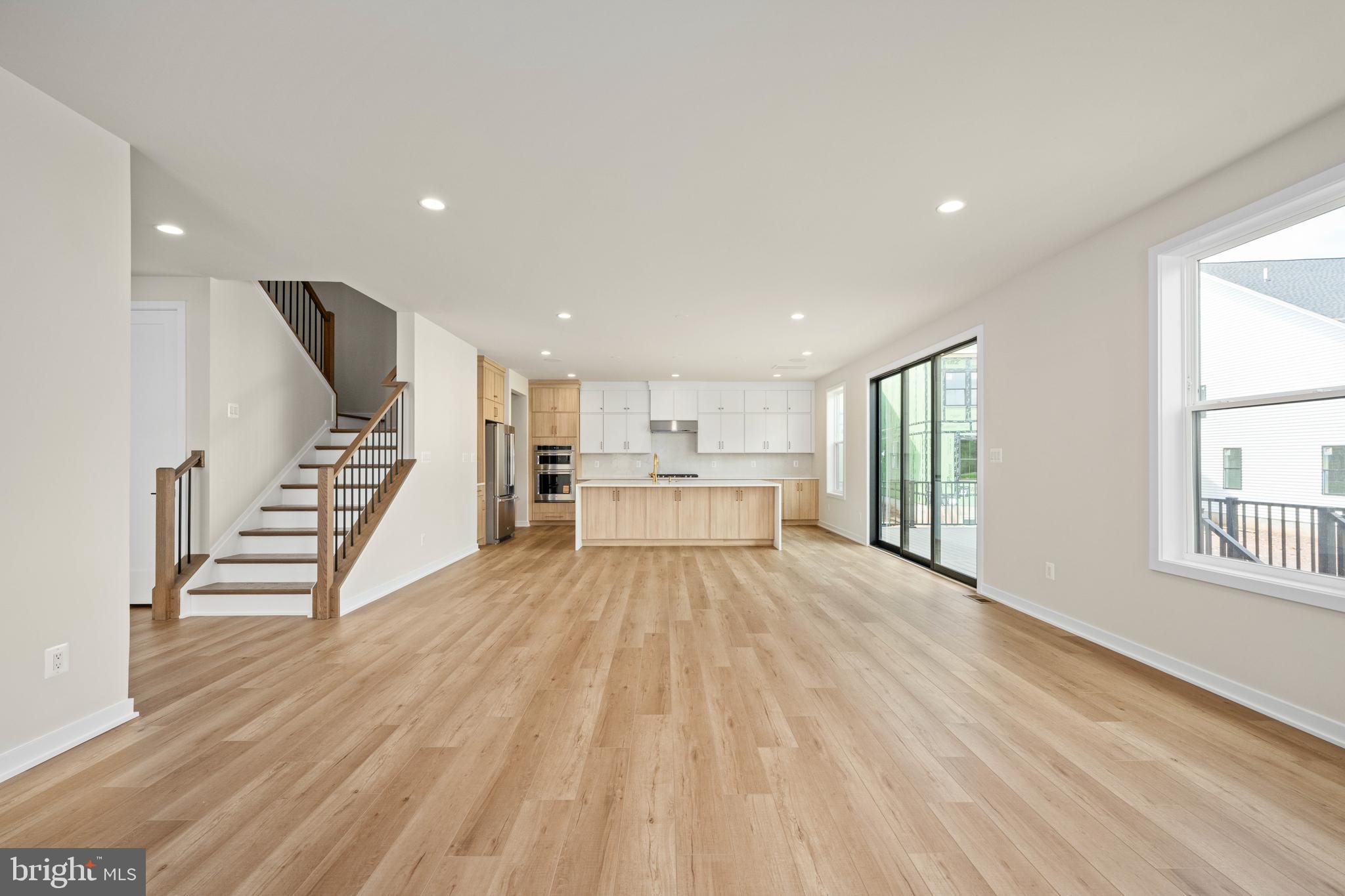 PARKSIDE VILLAGE - Residential