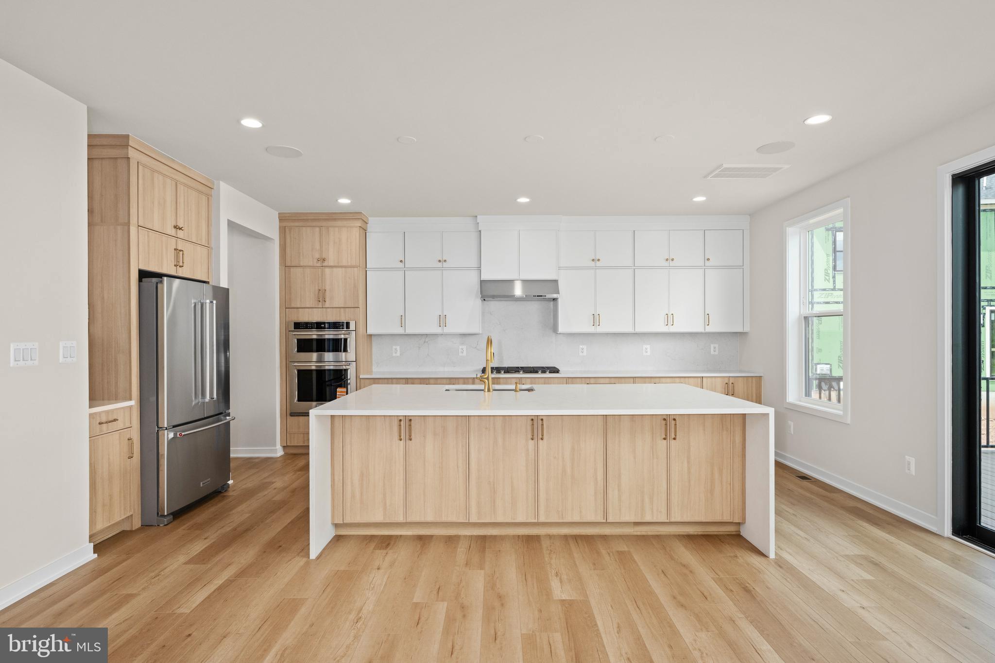 PARKSIDE VILLAGE - Residential