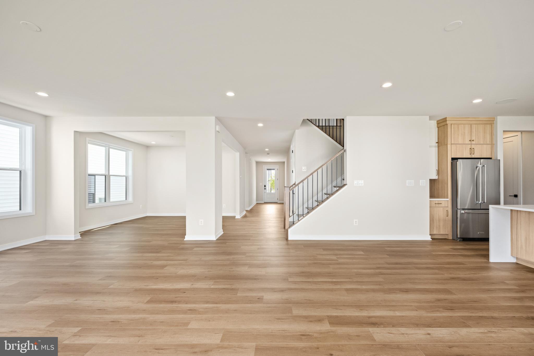 PARKSIDE VILLAGE - Residential