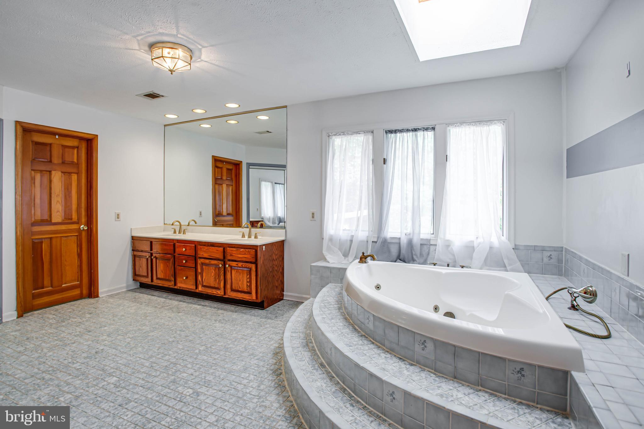 MEADOW CREEK MANOR - Residential