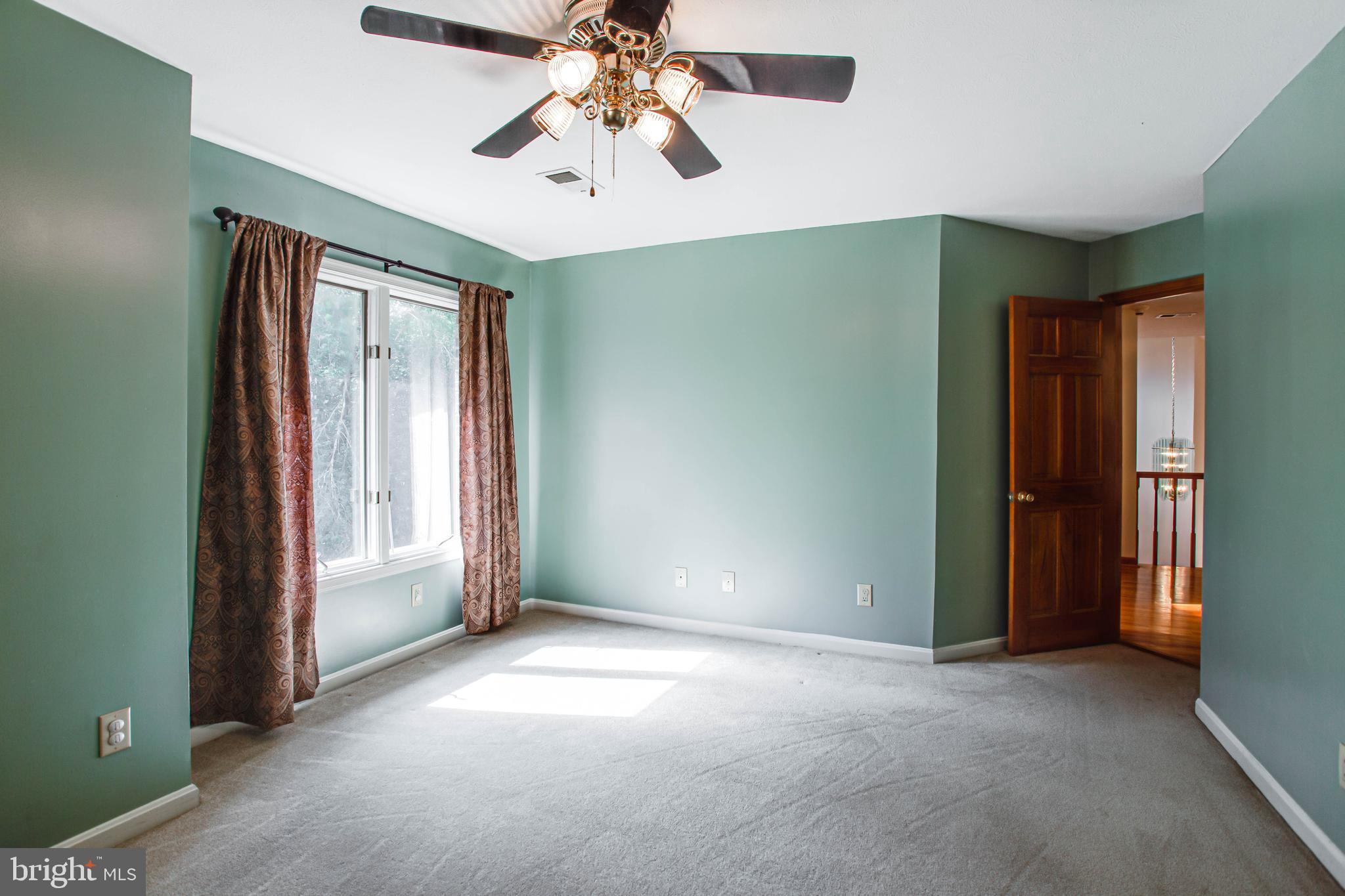 MEADOW CREEK MANOR - Residential