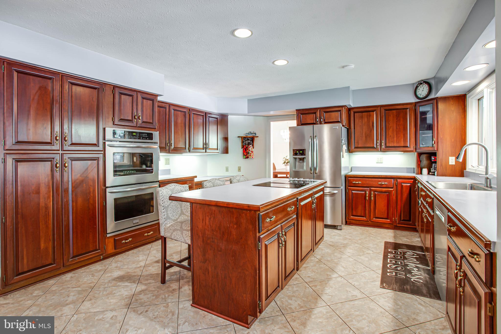 MEADOW CREEK MANOR - Residential