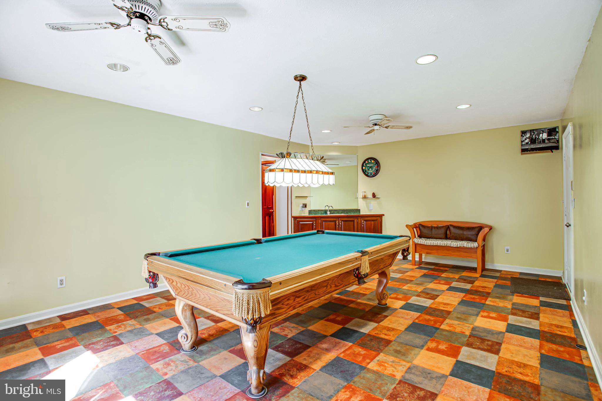 MEADOW CREEK MANOR - Residential