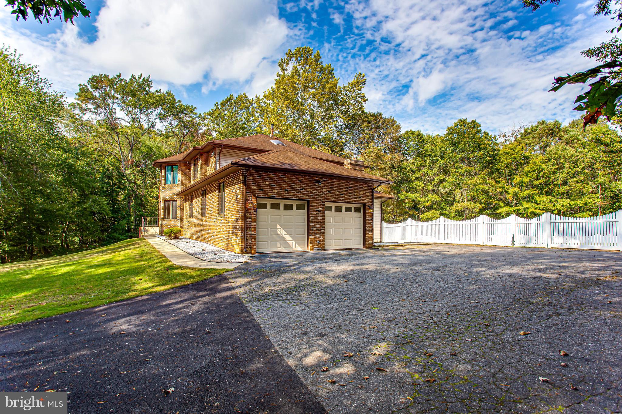 MEADOW CREEK MANOR - Residential