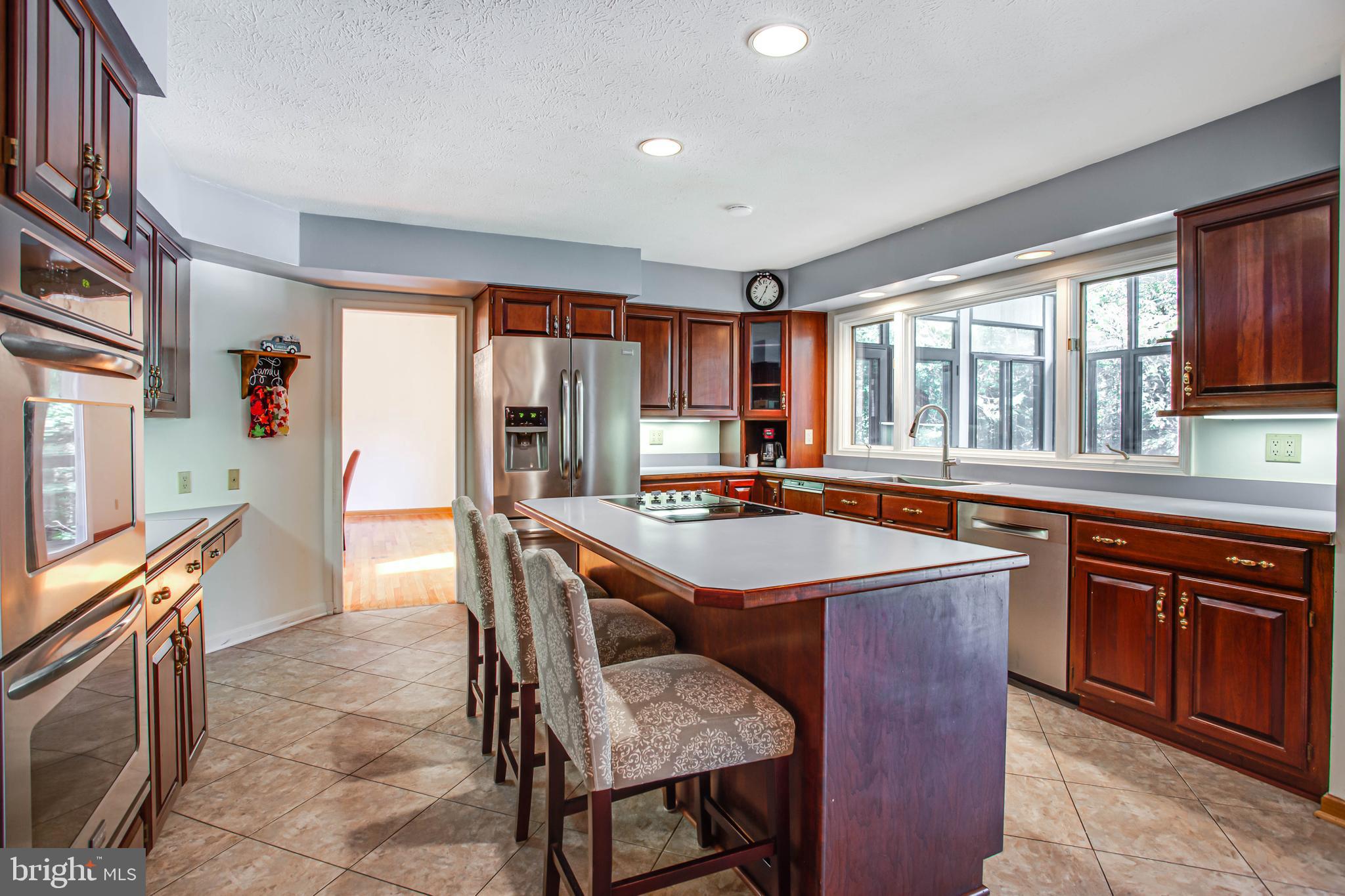 MEADOW CREEK MANOR - Residential