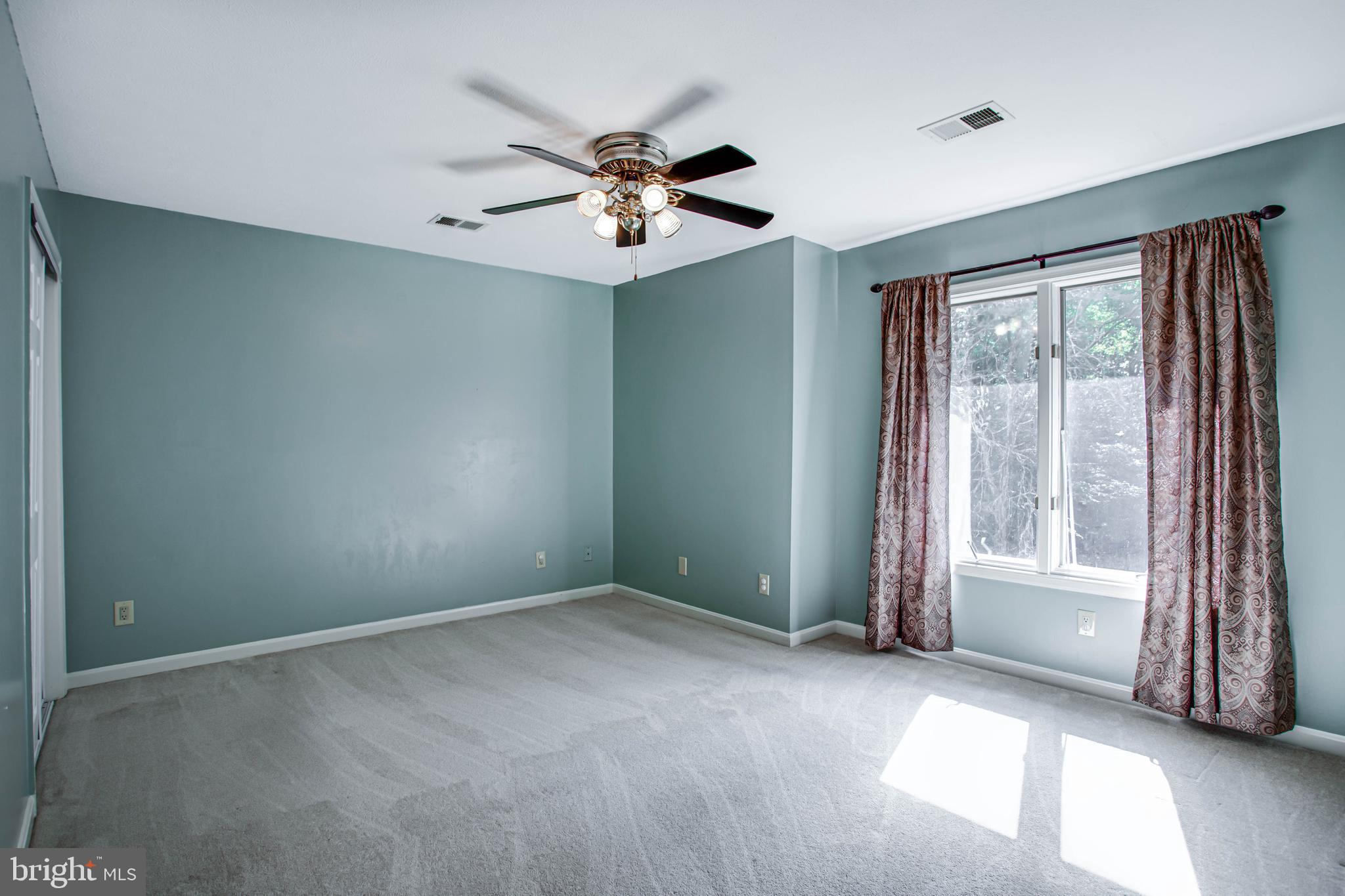 MEADOW CREEK MANOR - Residential