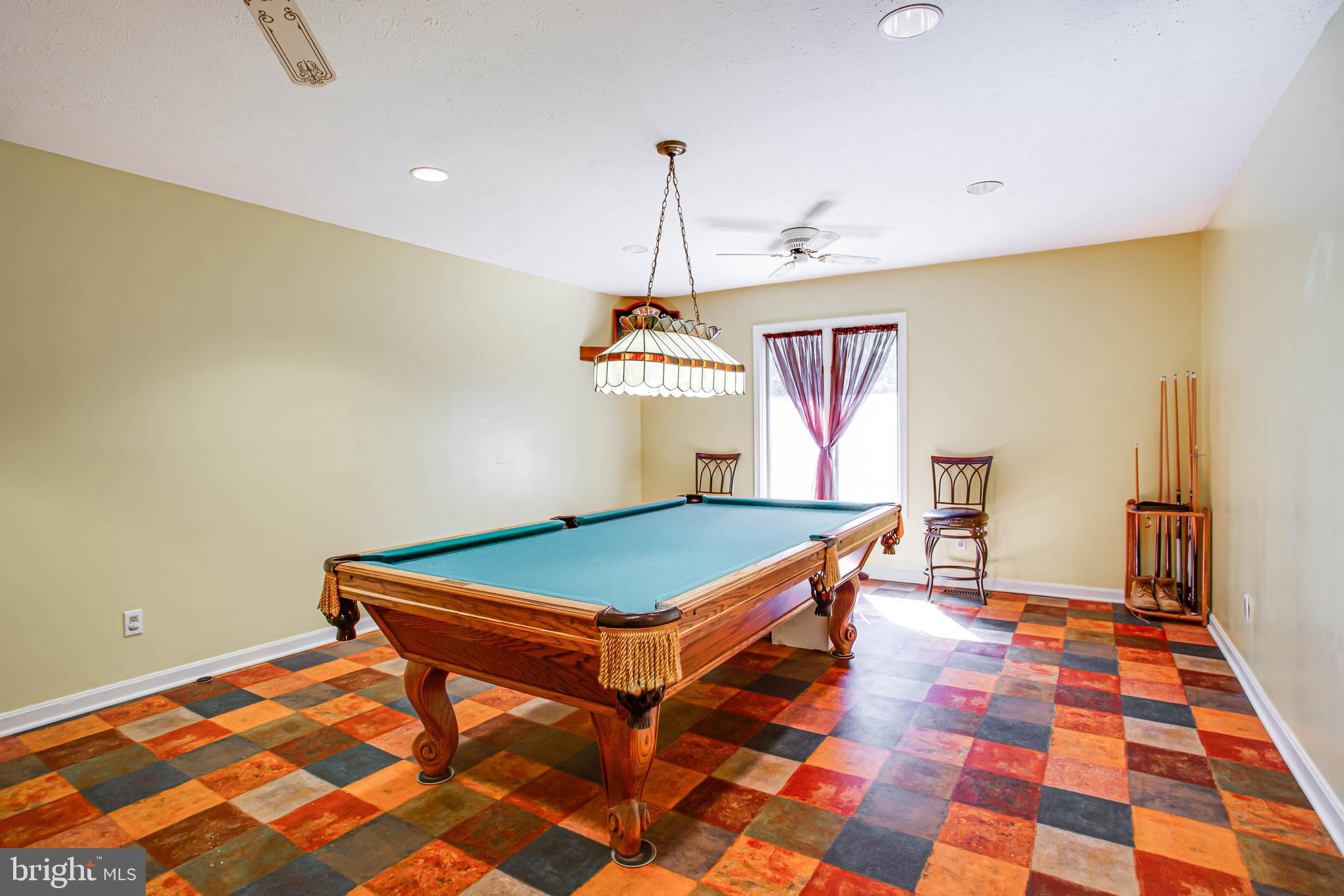 MEADOW CREEK MANOR - Residential