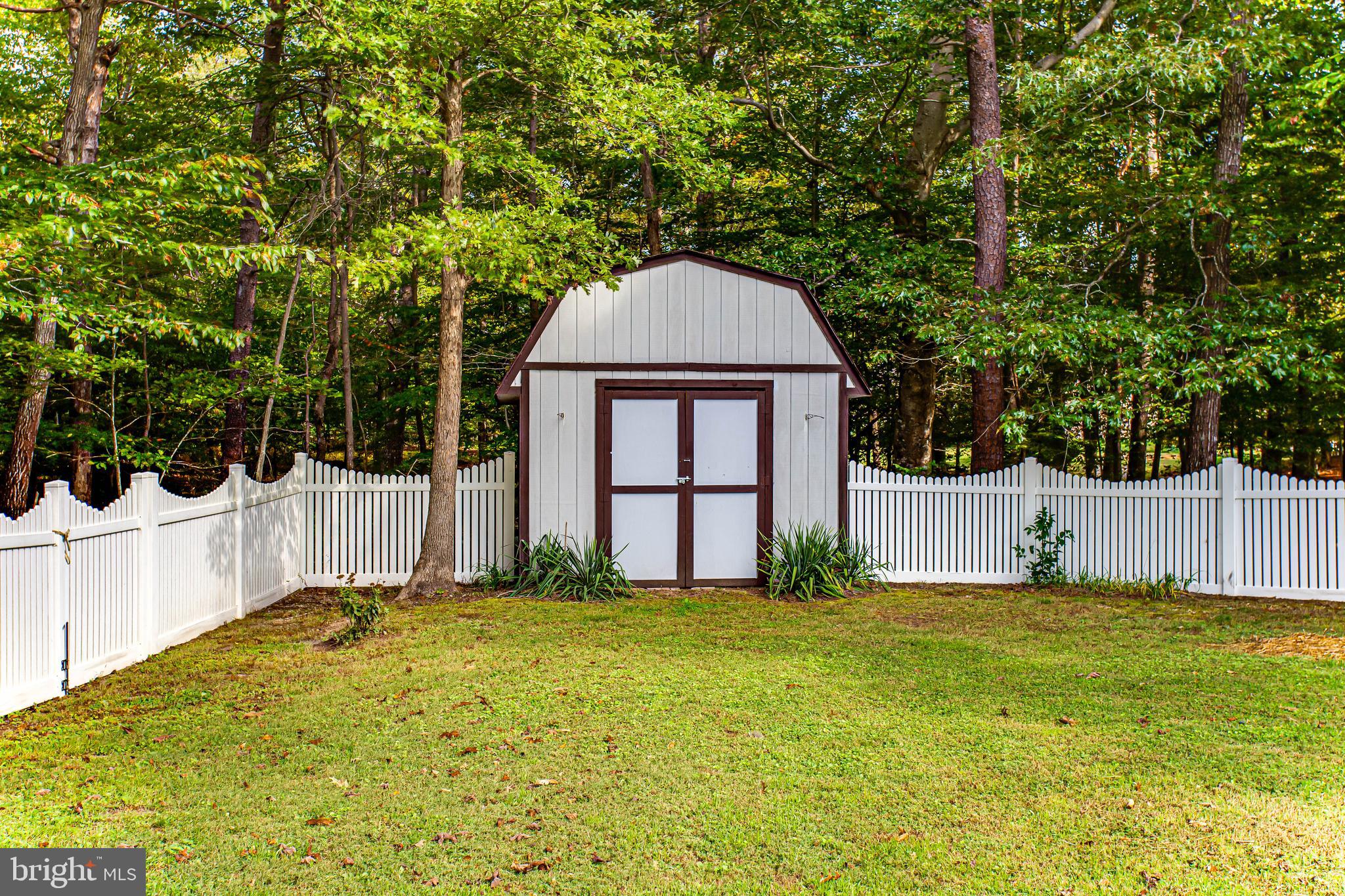 MEADOW CREEK MANOR - Residential