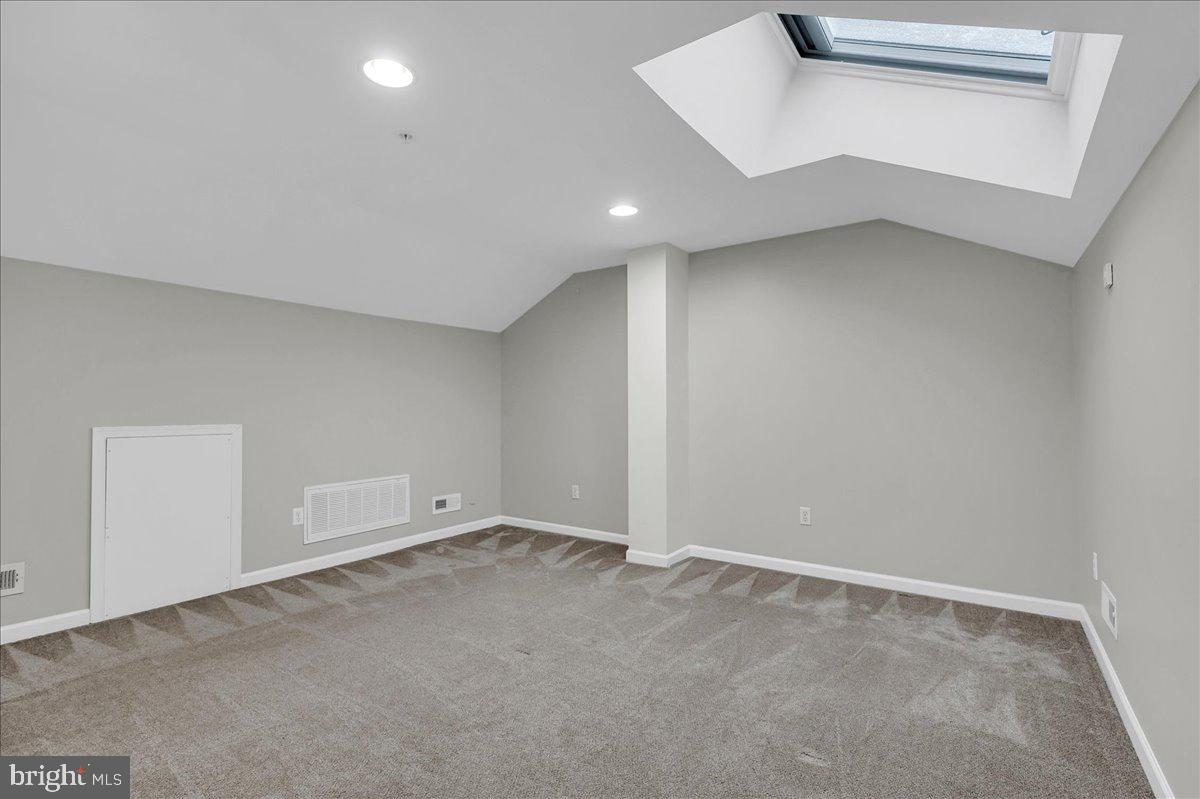 WHITELAND WOODS - Residential