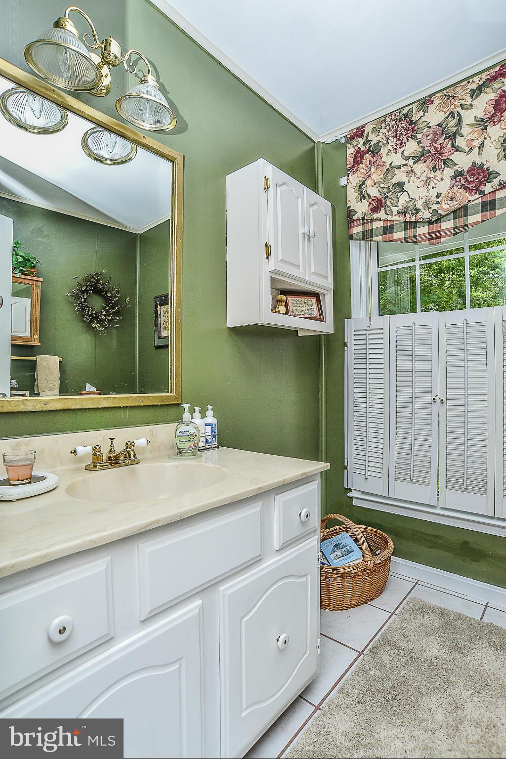 NEWINGTON WOODS - Residential