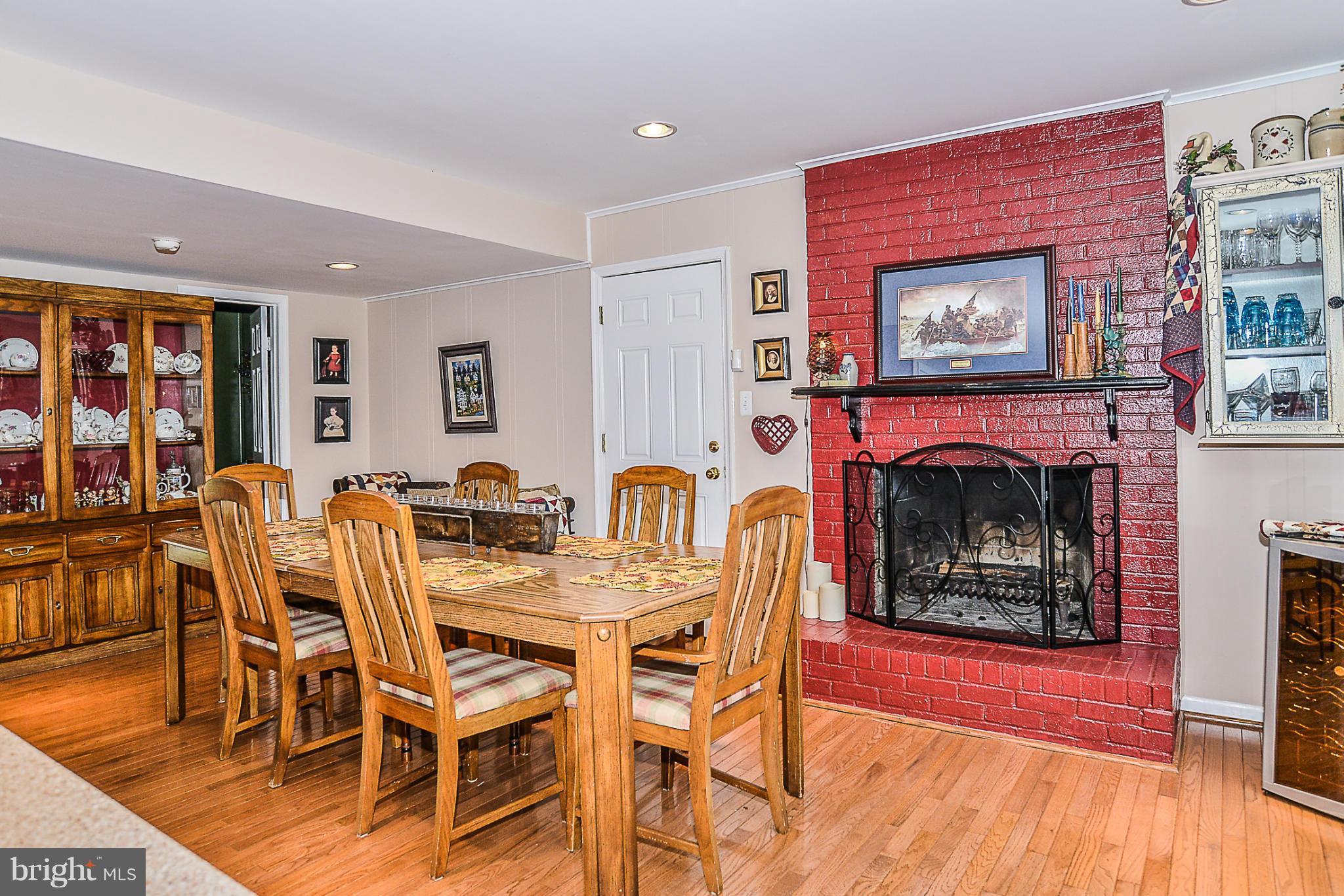 NEWINGTON WOODS - Residential