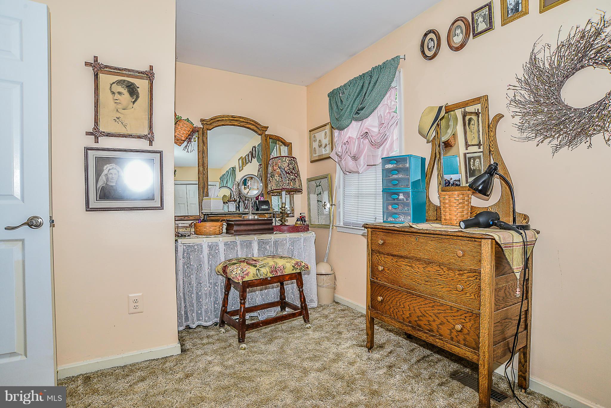 NEWINGTON WOODS - Residential