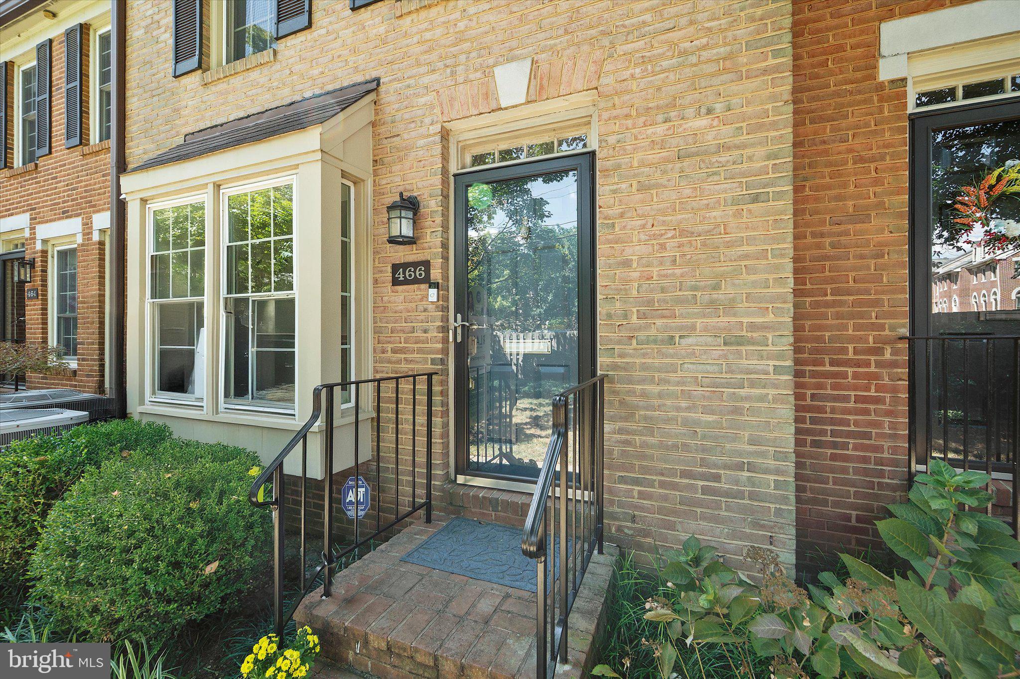 466 W GLEBE ROAD