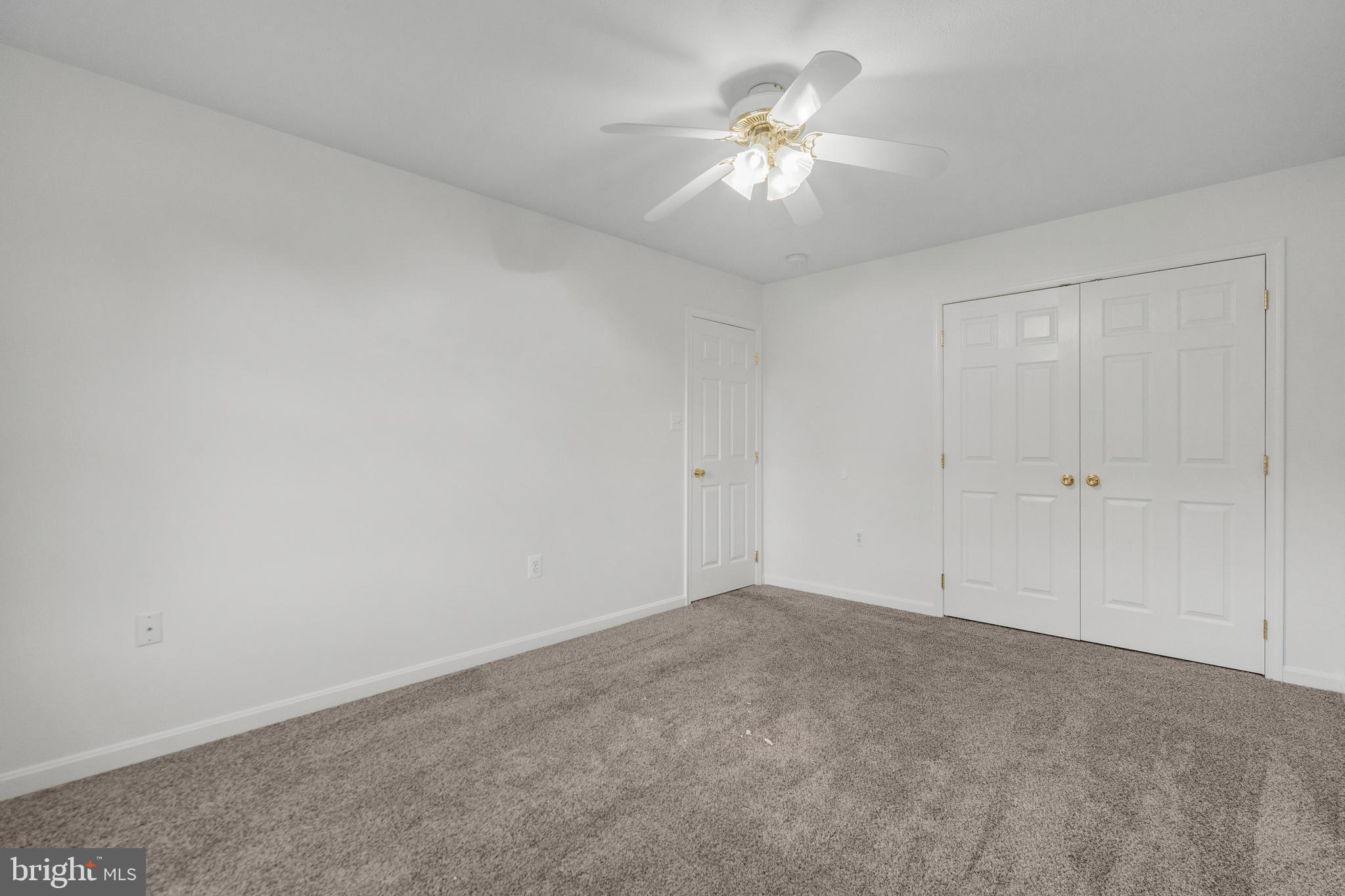 COOMBS OAKS - Residential Lease