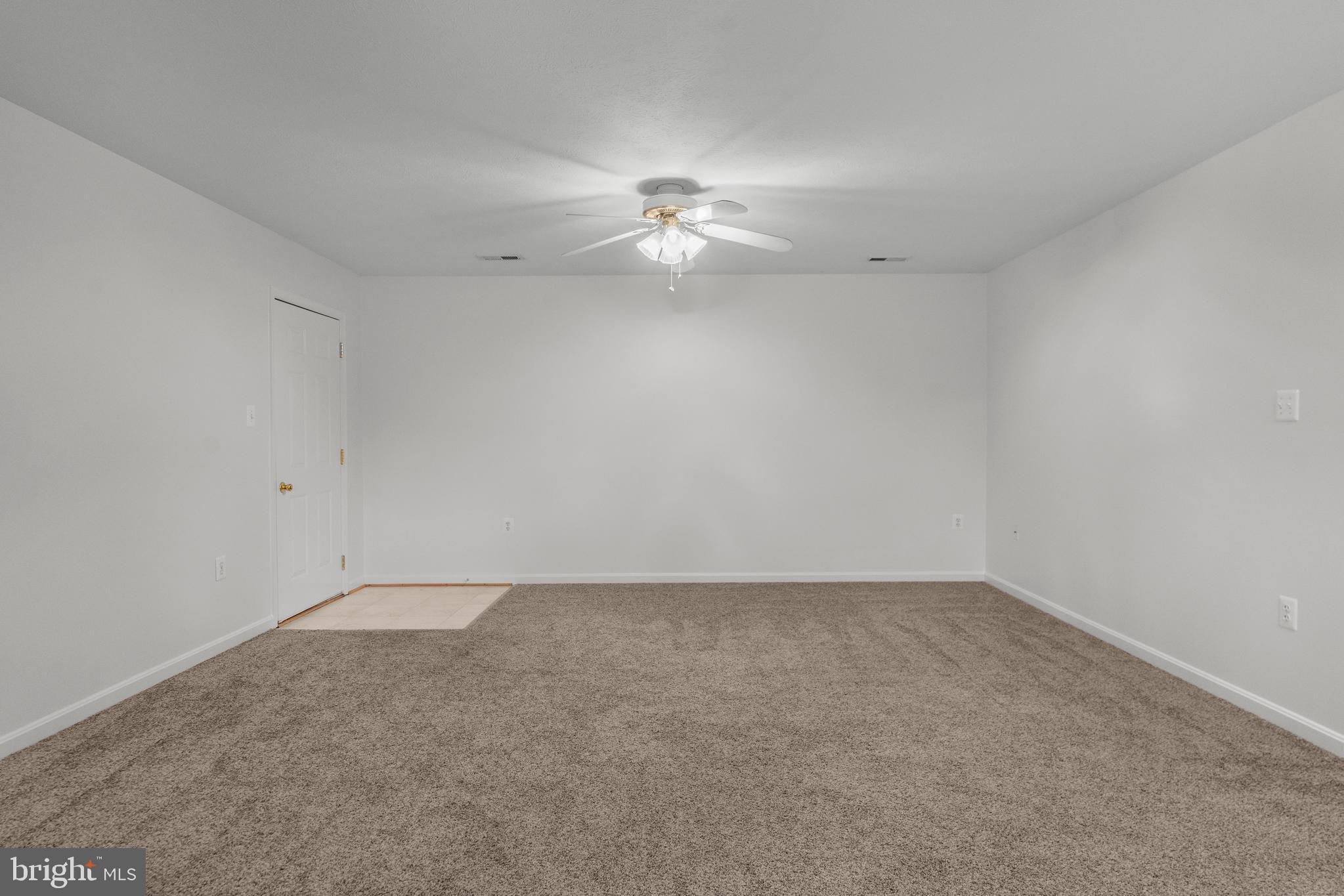 COOMBS OAKS - Residential Lease