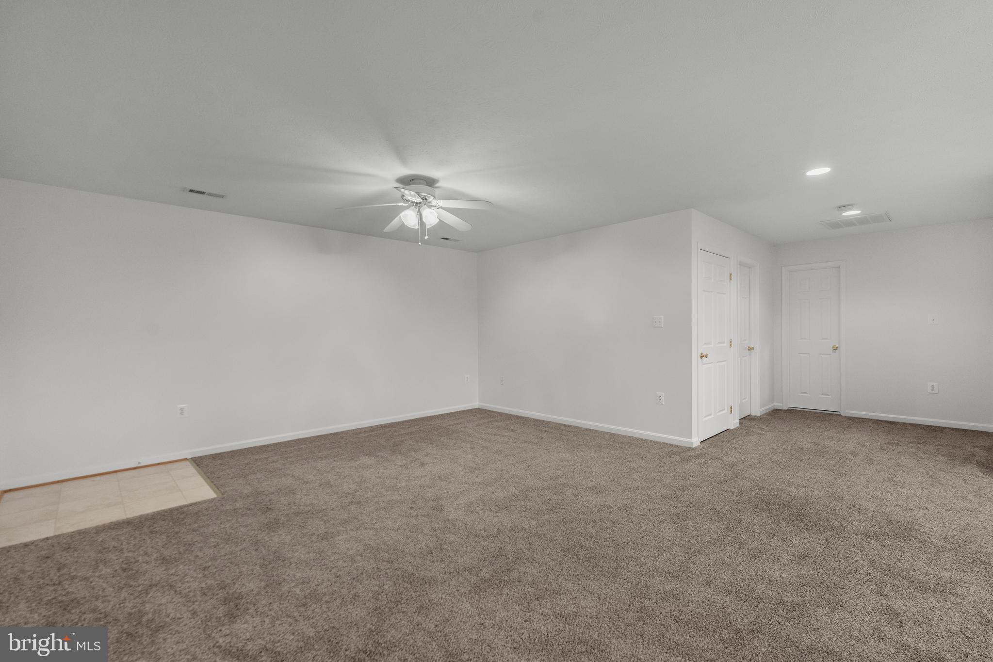 COOMBS OAKS - Residential Lease