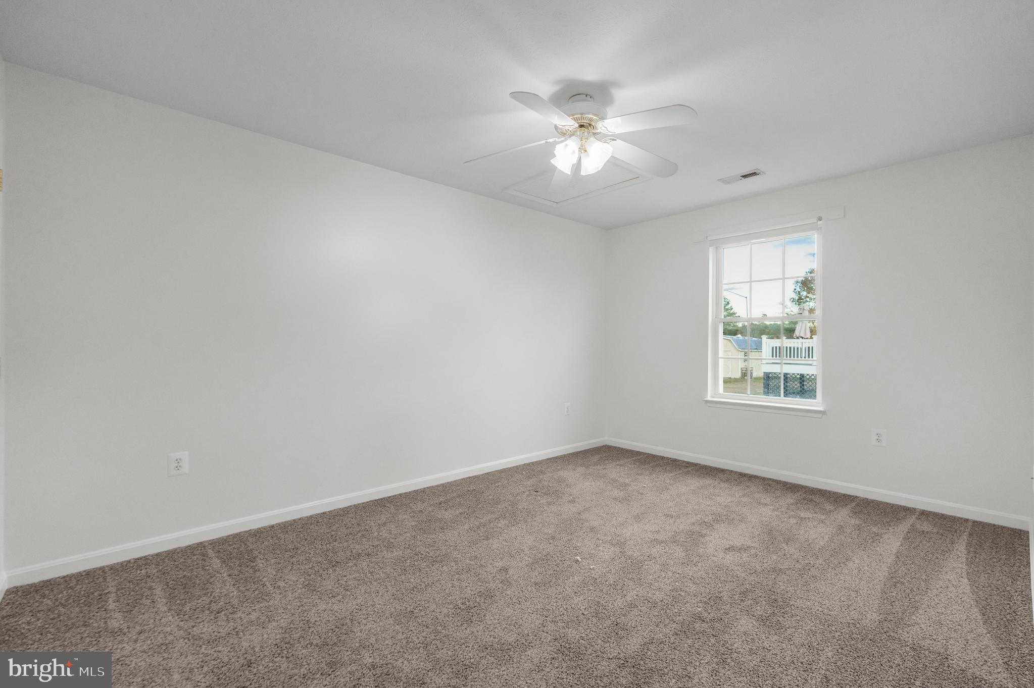 COOMBS OAKS - Residential Lease