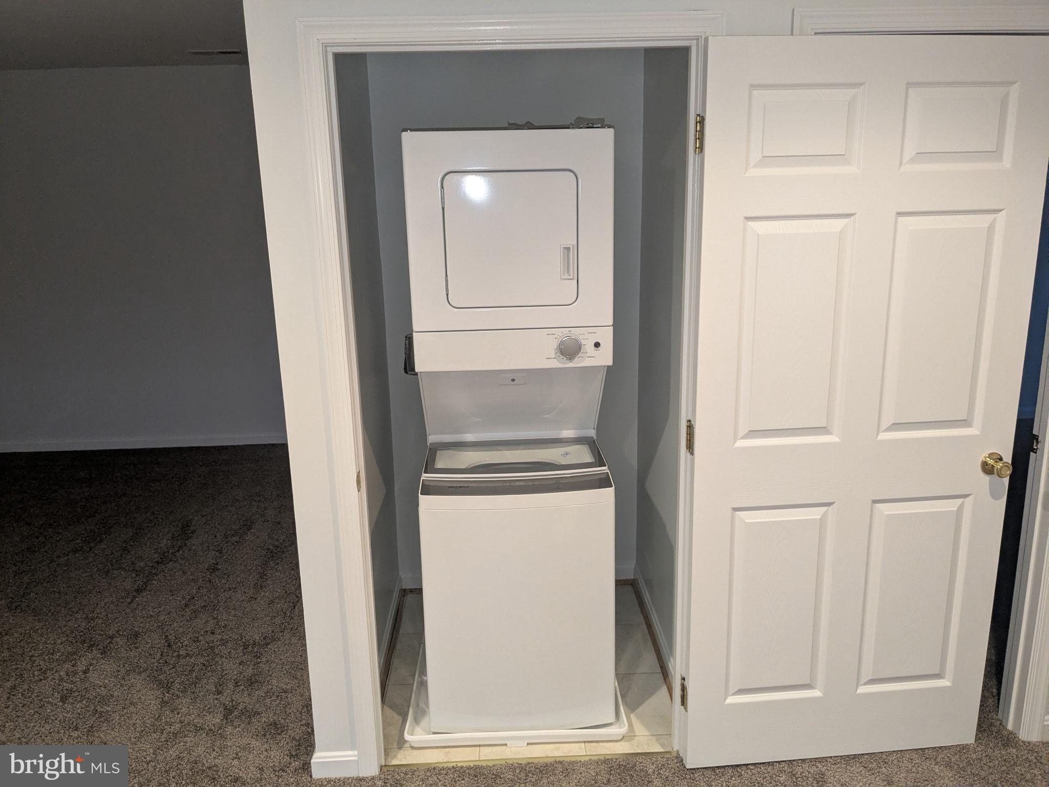 COOMBS OAKS - Residential Lease