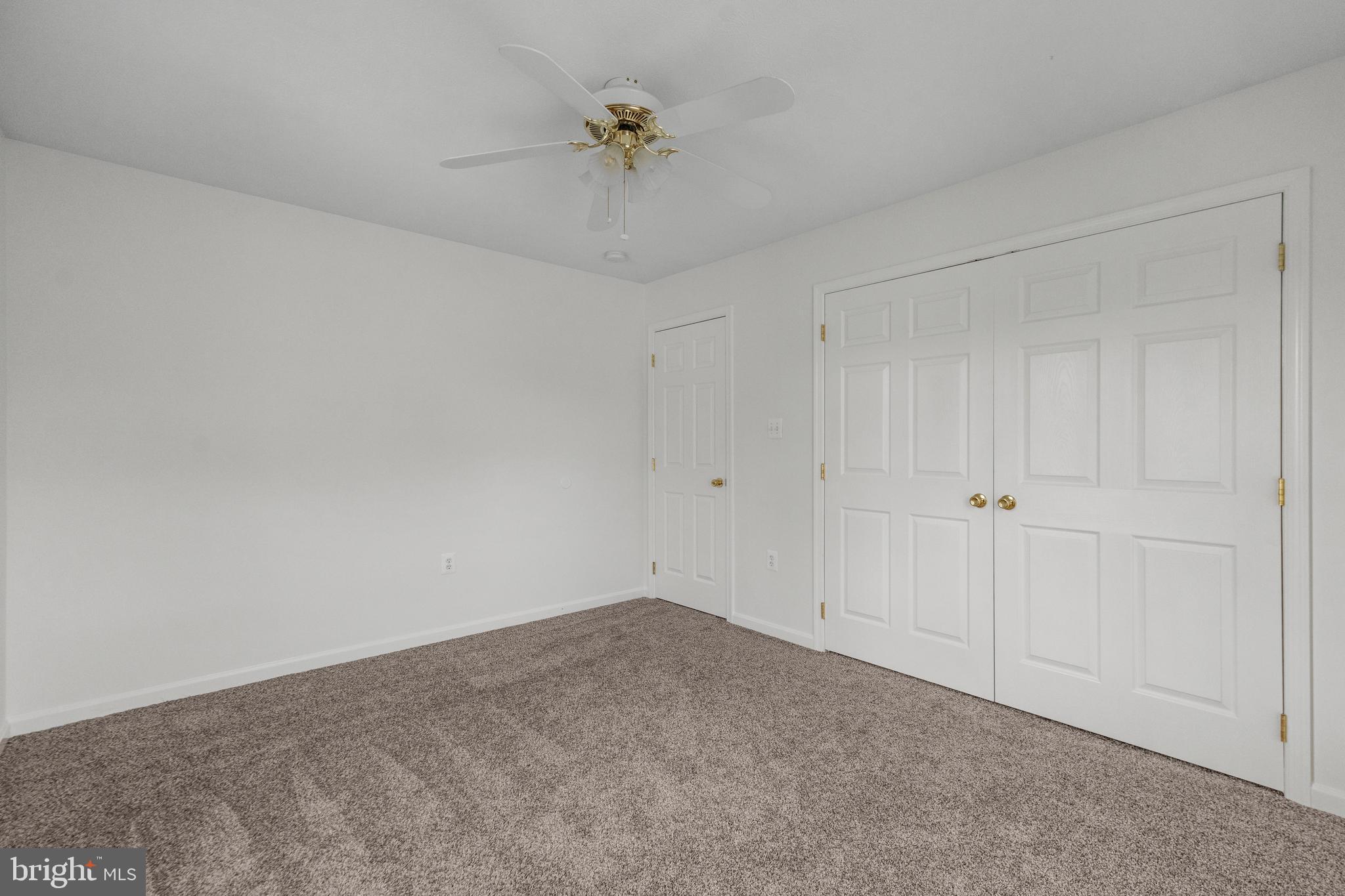 COOMBS OAKS - Residential Lease