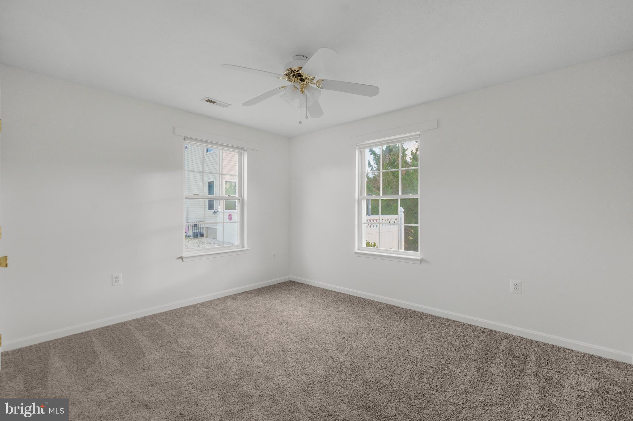 COOMBS OAKS - Residential Lease