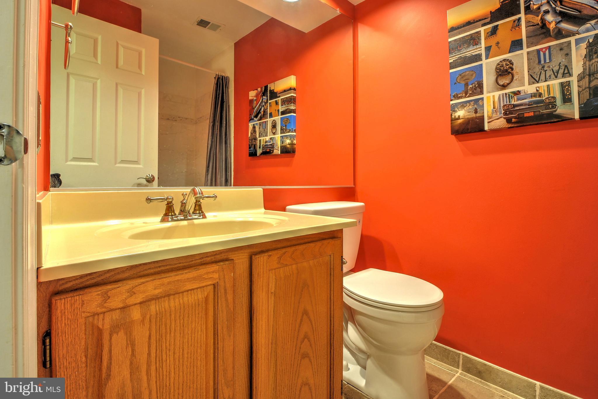 CROFTON COMMONS - Residential Lease