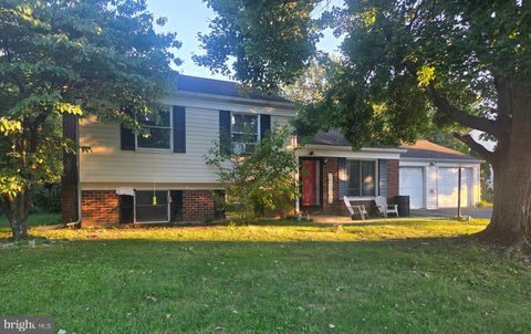 Photo of 2482 Blacksmith Way, EAST PETERSBURG, PA 17520 (MLS # PALA2075580)