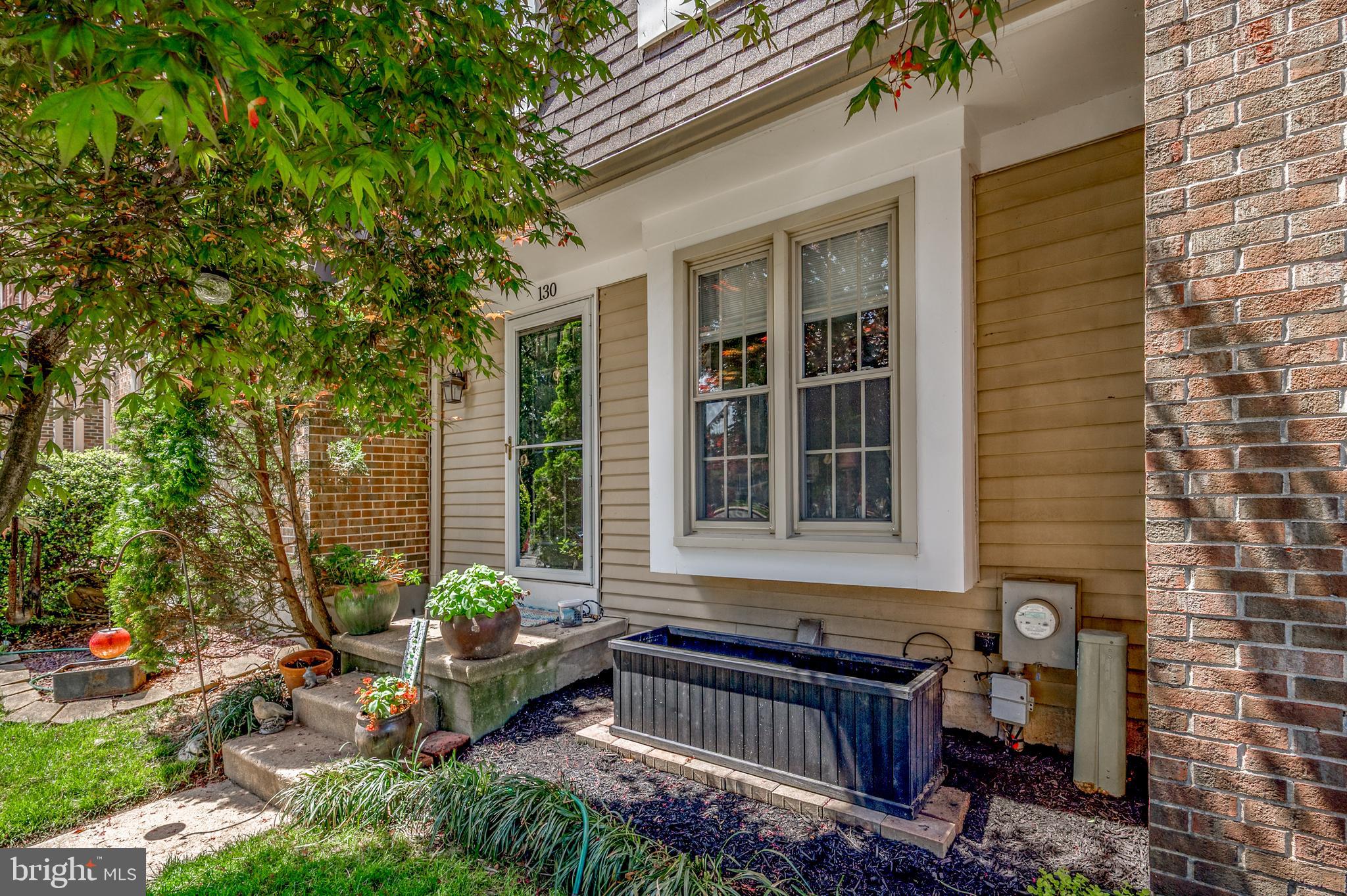 130 WOODEN CARRIAGE DRIVE