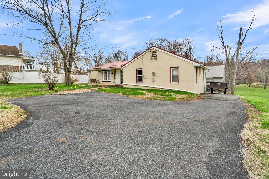 Photo of 355 Reinholds Road, DENVER, PA 17517 (MLS # PALA2085440)