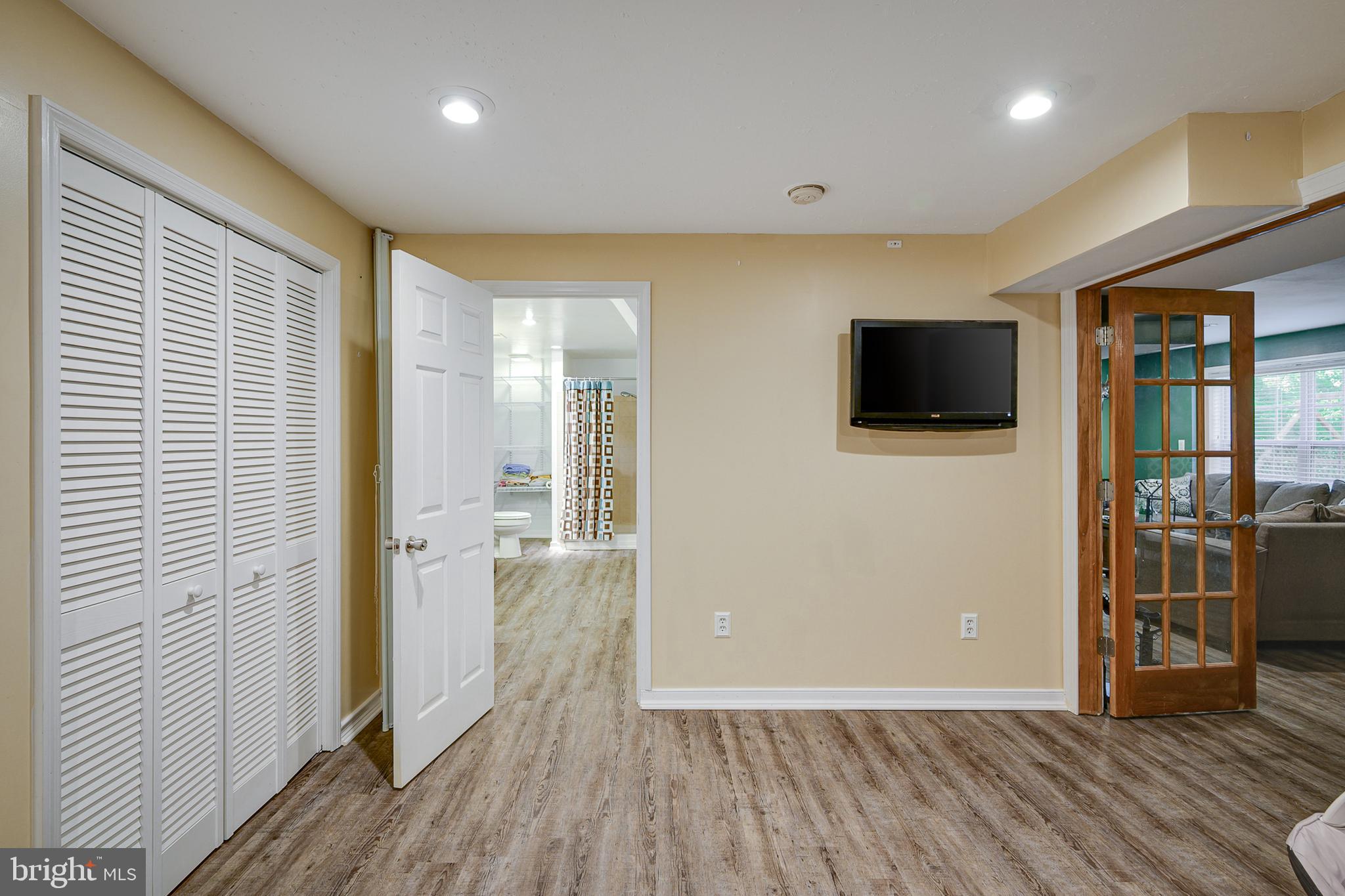 MIDDLE CREEK - Residential