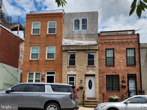 Townhouse For Sale - 907 S Linwood Avenue<br/> BALTIMORE, MD 21224