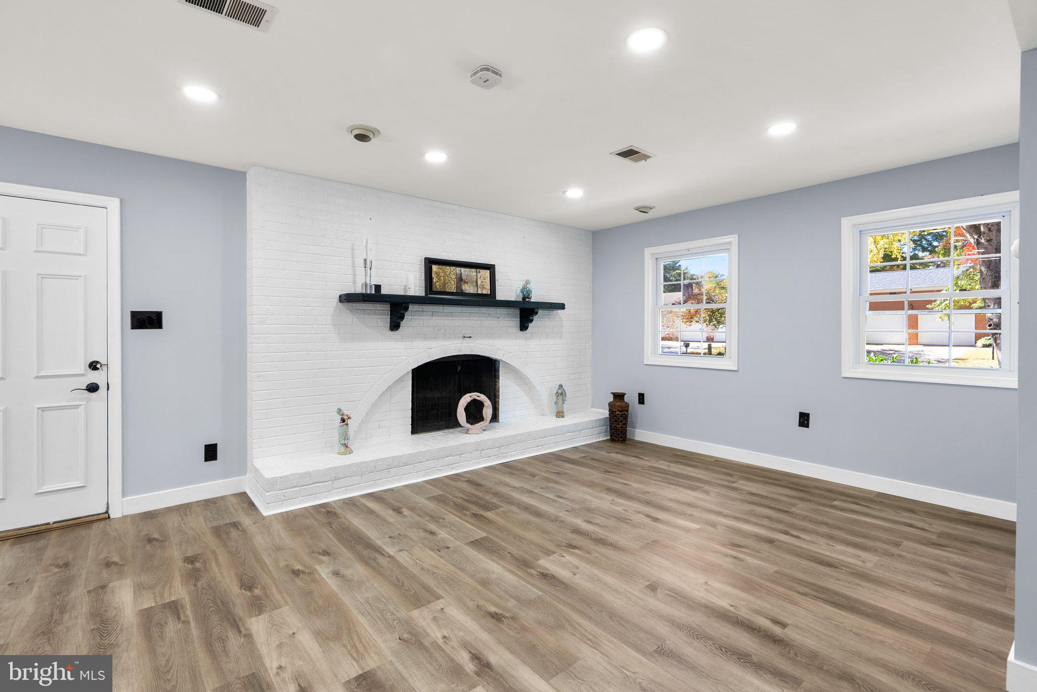 TANTALLON SQUARE - Residential