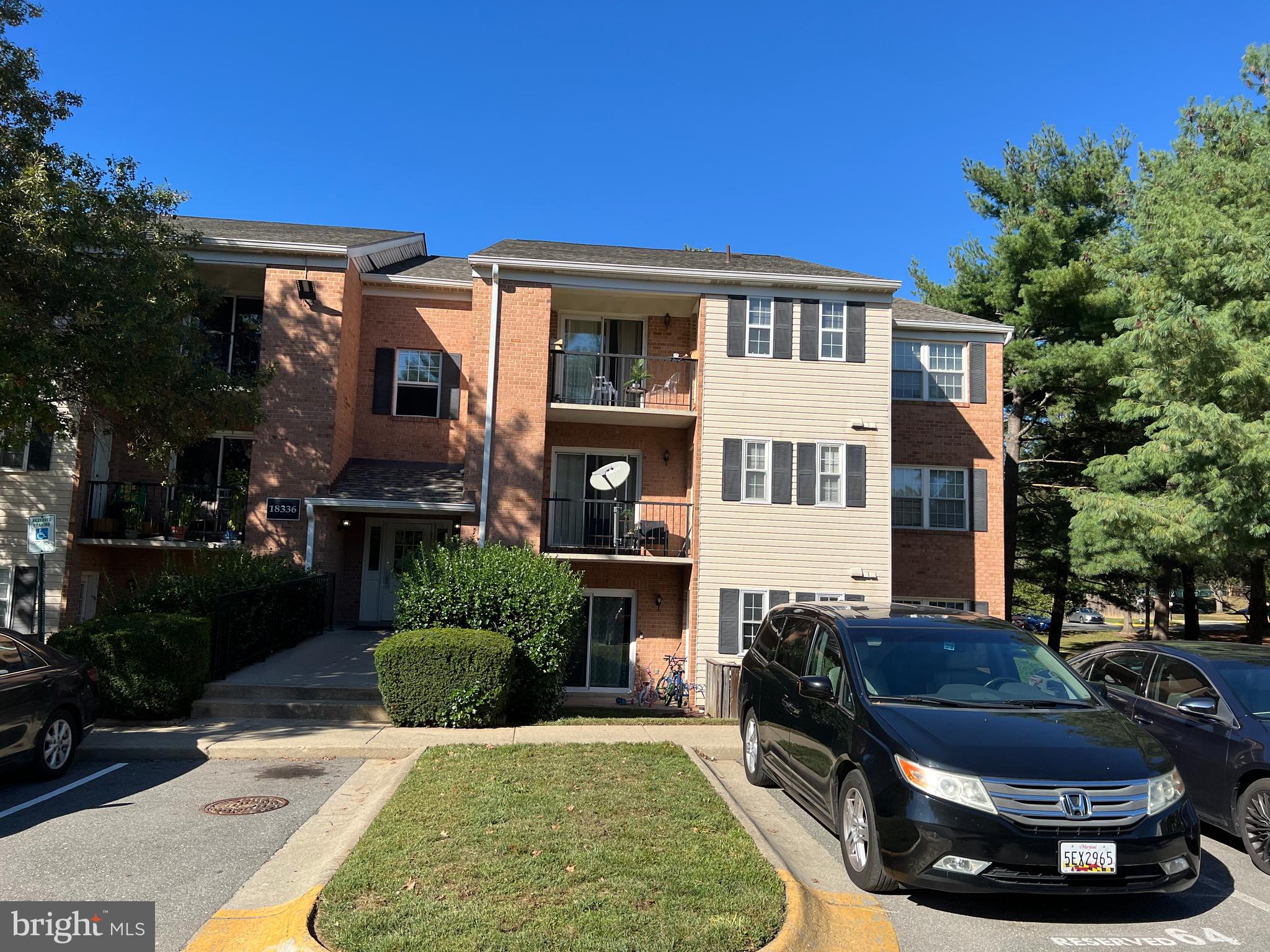 FLOWER HILL - Residential Lease