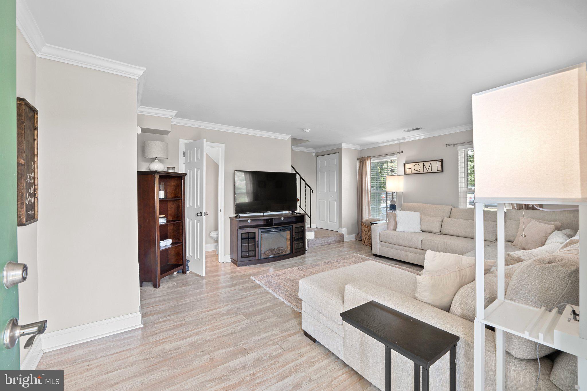585 LANCASTER PLACE