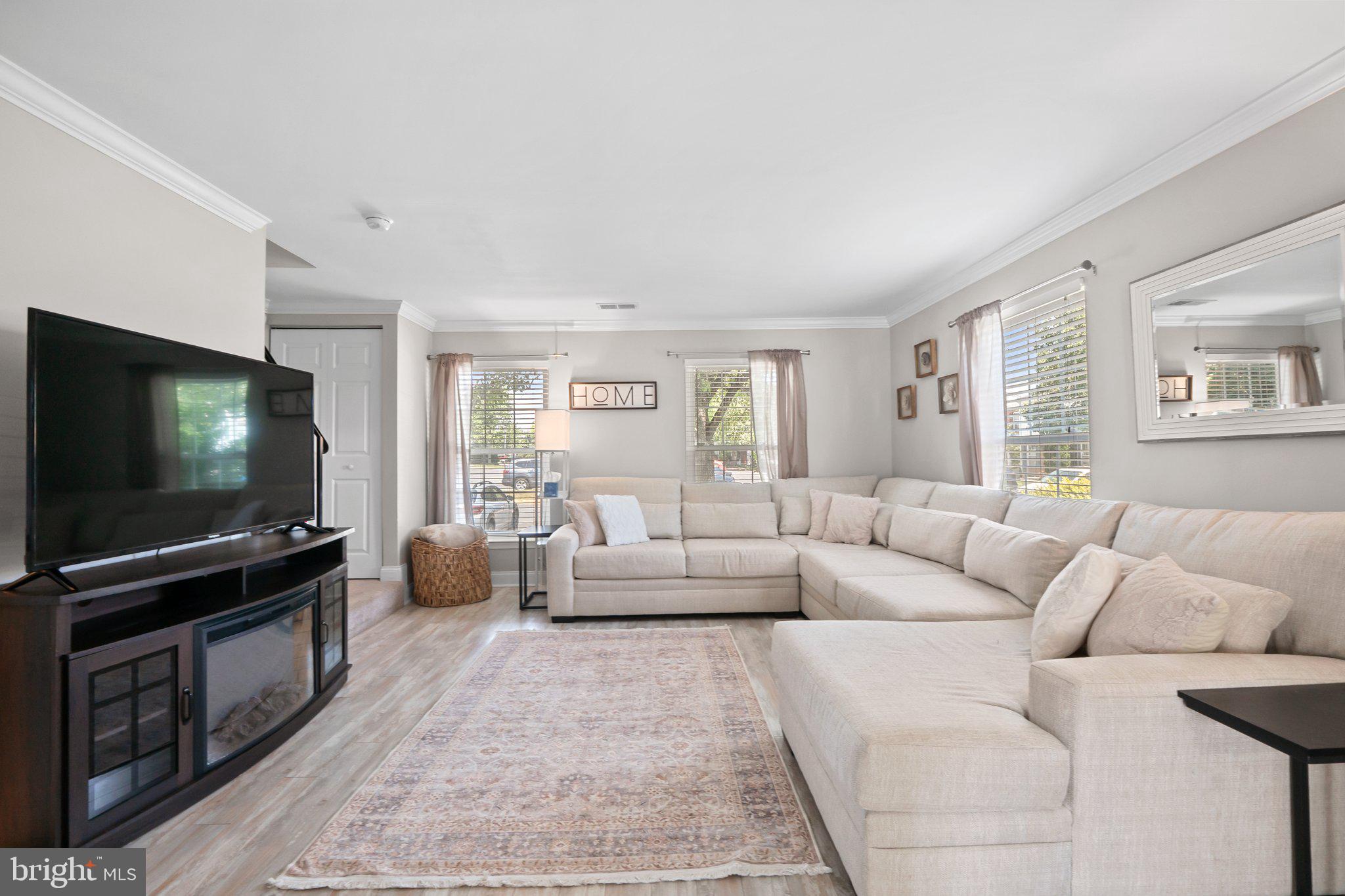 585 LANCASTER PLACE