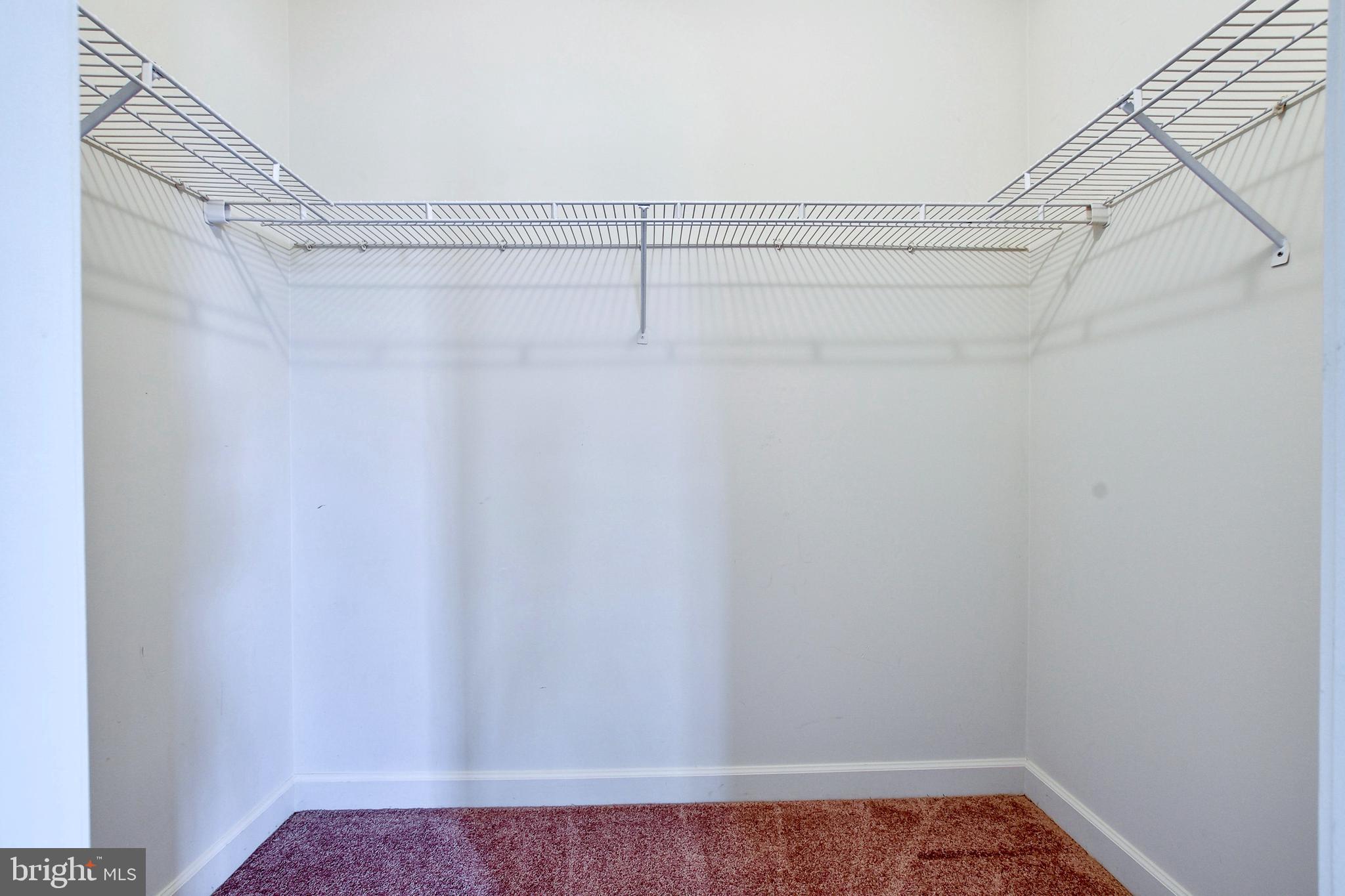 LINDEN HILL - Residential